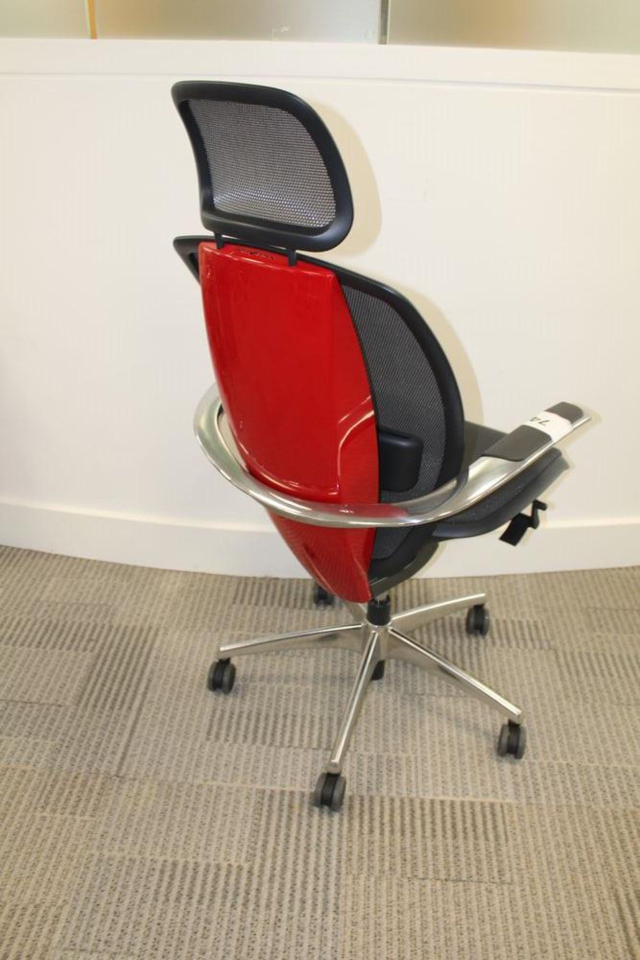 Xten Line Pininfarina Design Mesh Back Swivel Chair - Image 2 of 2