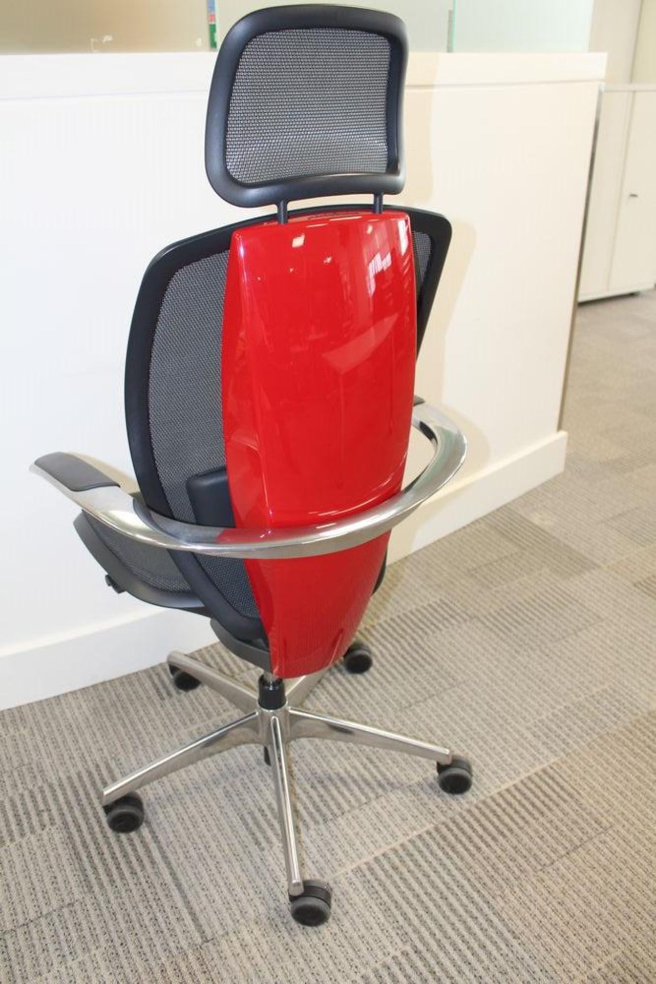 Xten Line Pininfarina Design Mesh Back Swivel Chair - Image 2 of 2