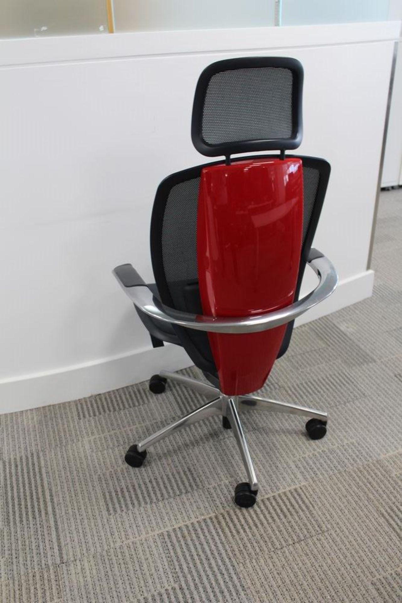 Xten Line Pininfarina Design Mesh Back Swivel Chair - Image 2 of 2