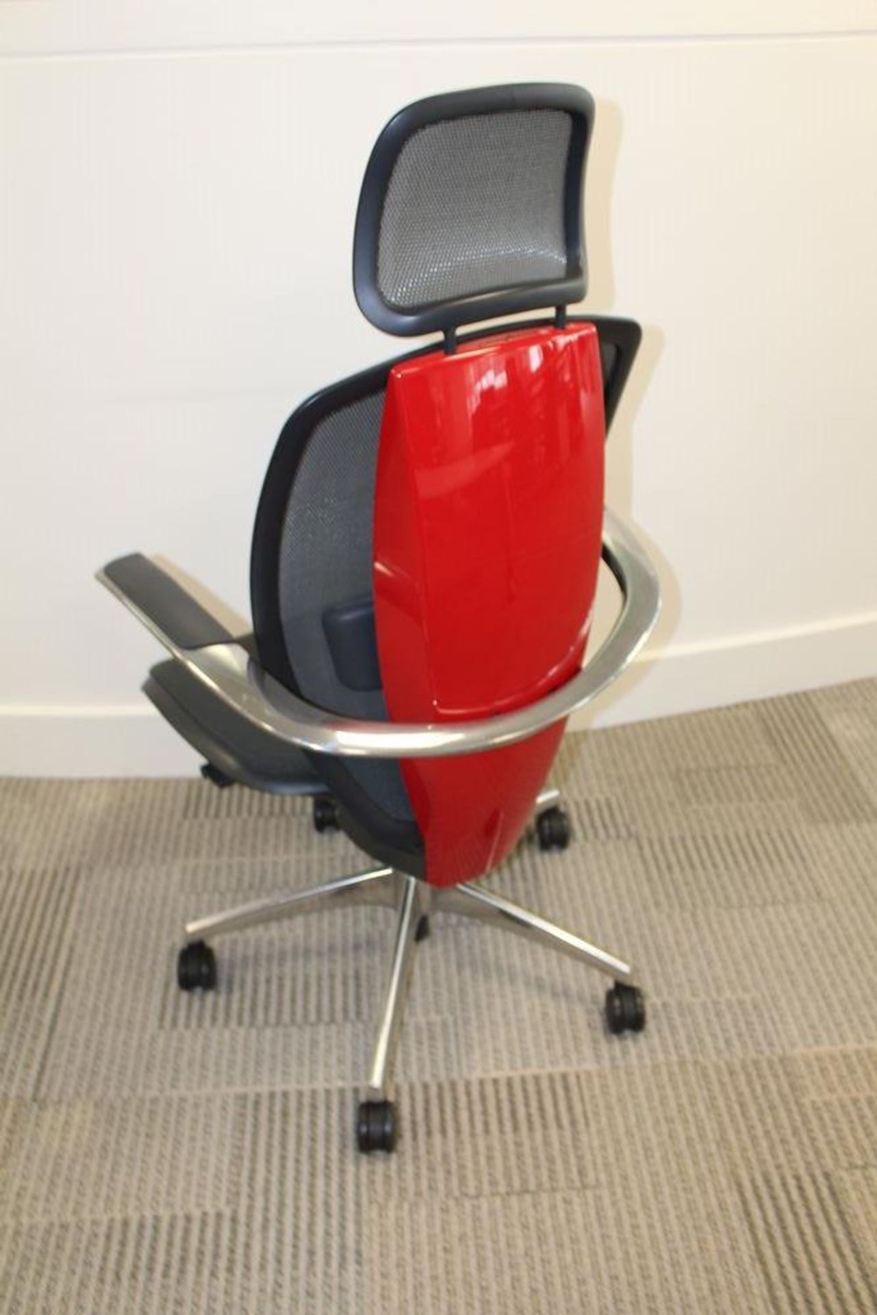 Xten Line Pininfarina Design Mesh Back Swivel Chair - Image 2 of 2