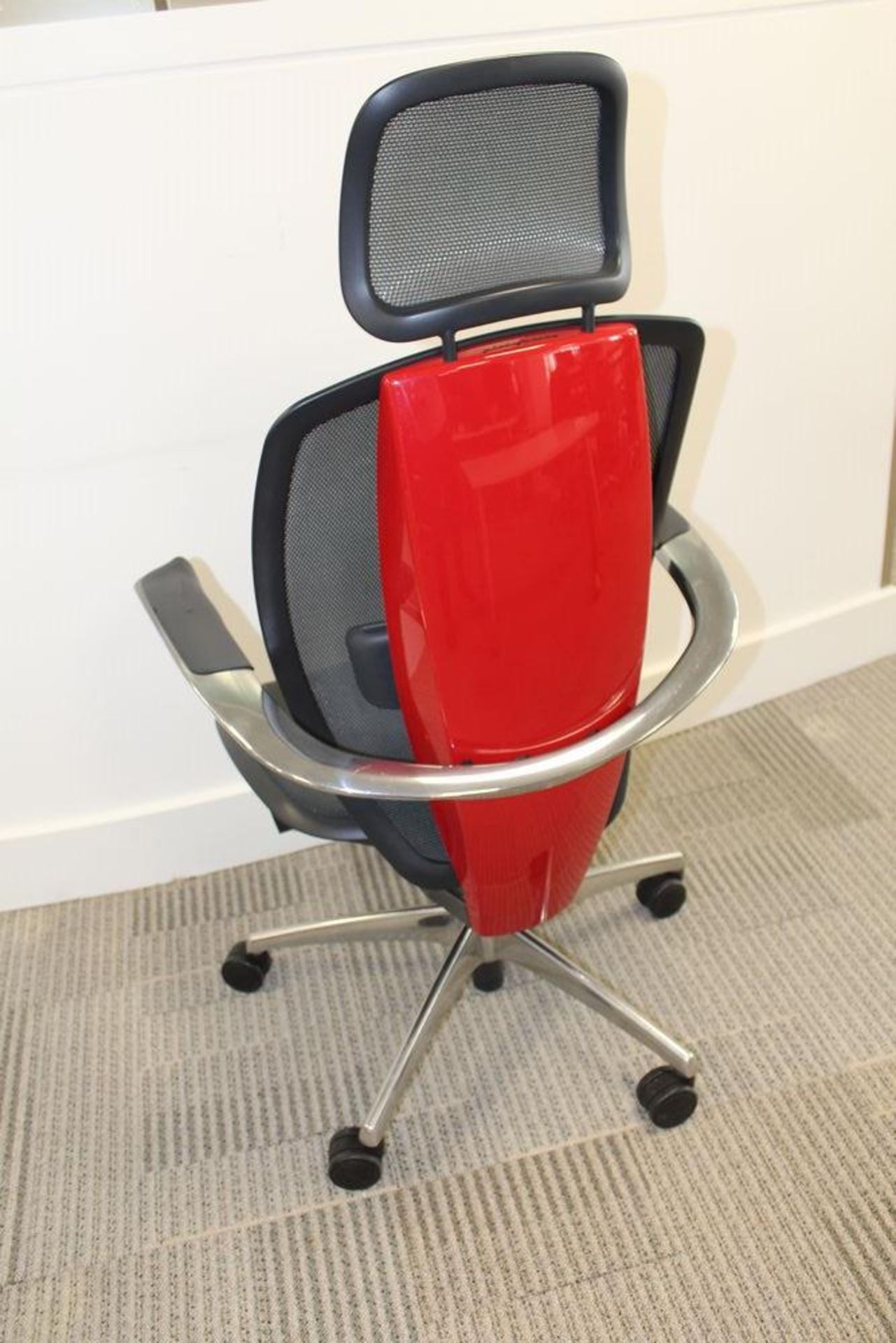 Xten Line Pininfarina Design Mesh Back Swivel Chair - Image 2 of 2