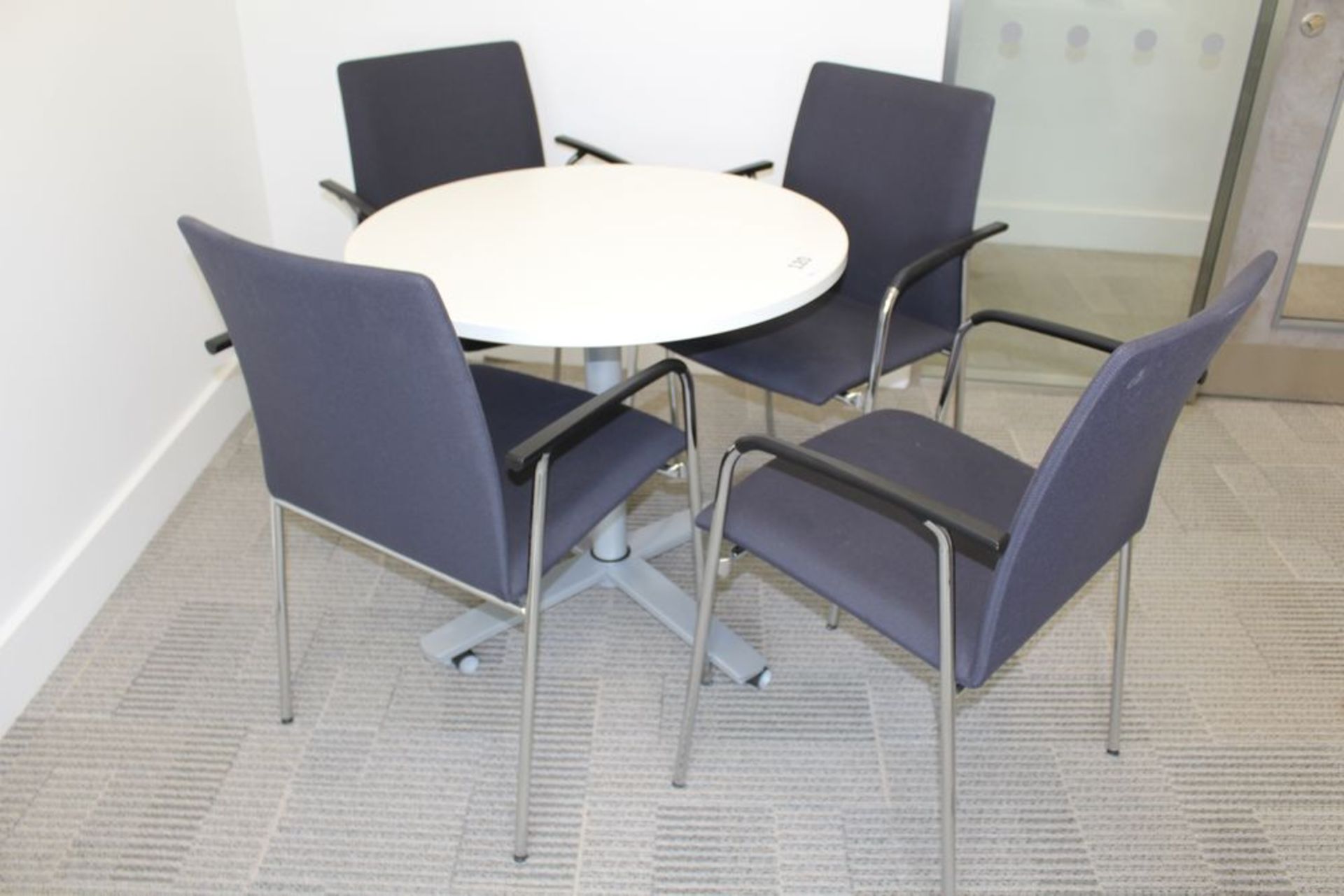 White Melamine Height Adjustable Table with 4 Brunner Fina Meetings Chairs 800mm Diameter