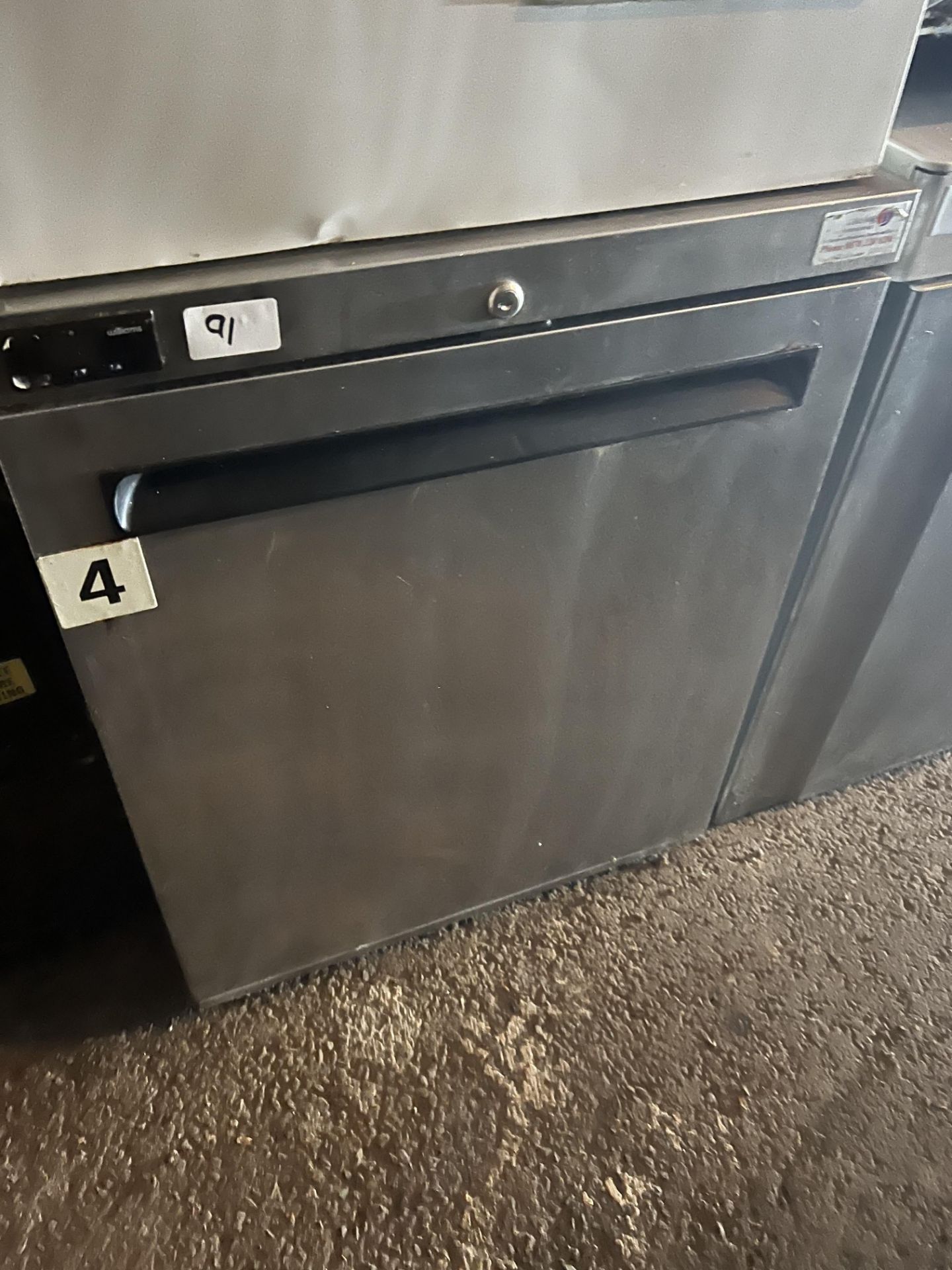 600mm under counter fridge