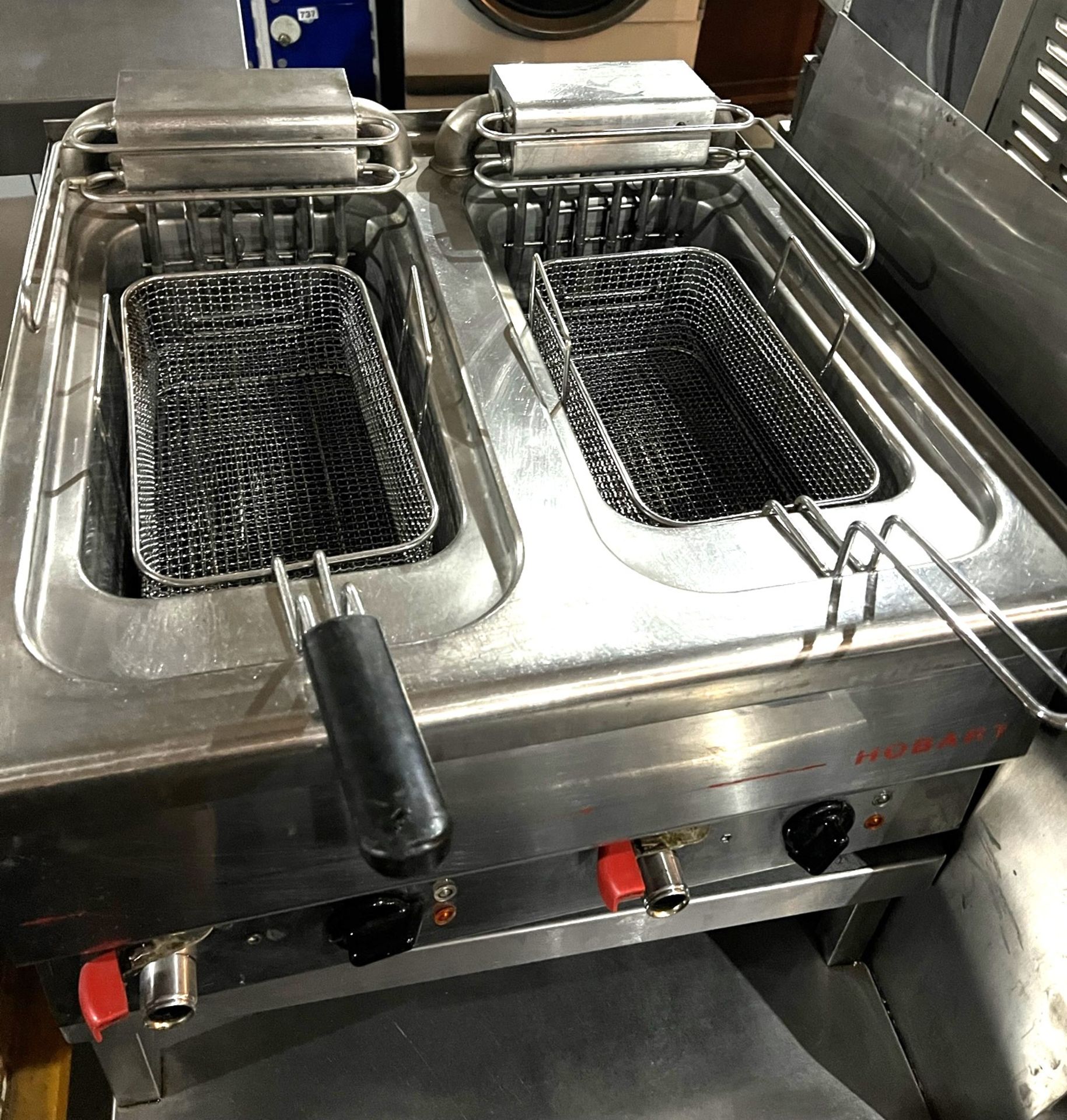 Hobart Twin Basket 3 Phase electric Fryer, Tabletop 600mm wide - Image 2 of 3