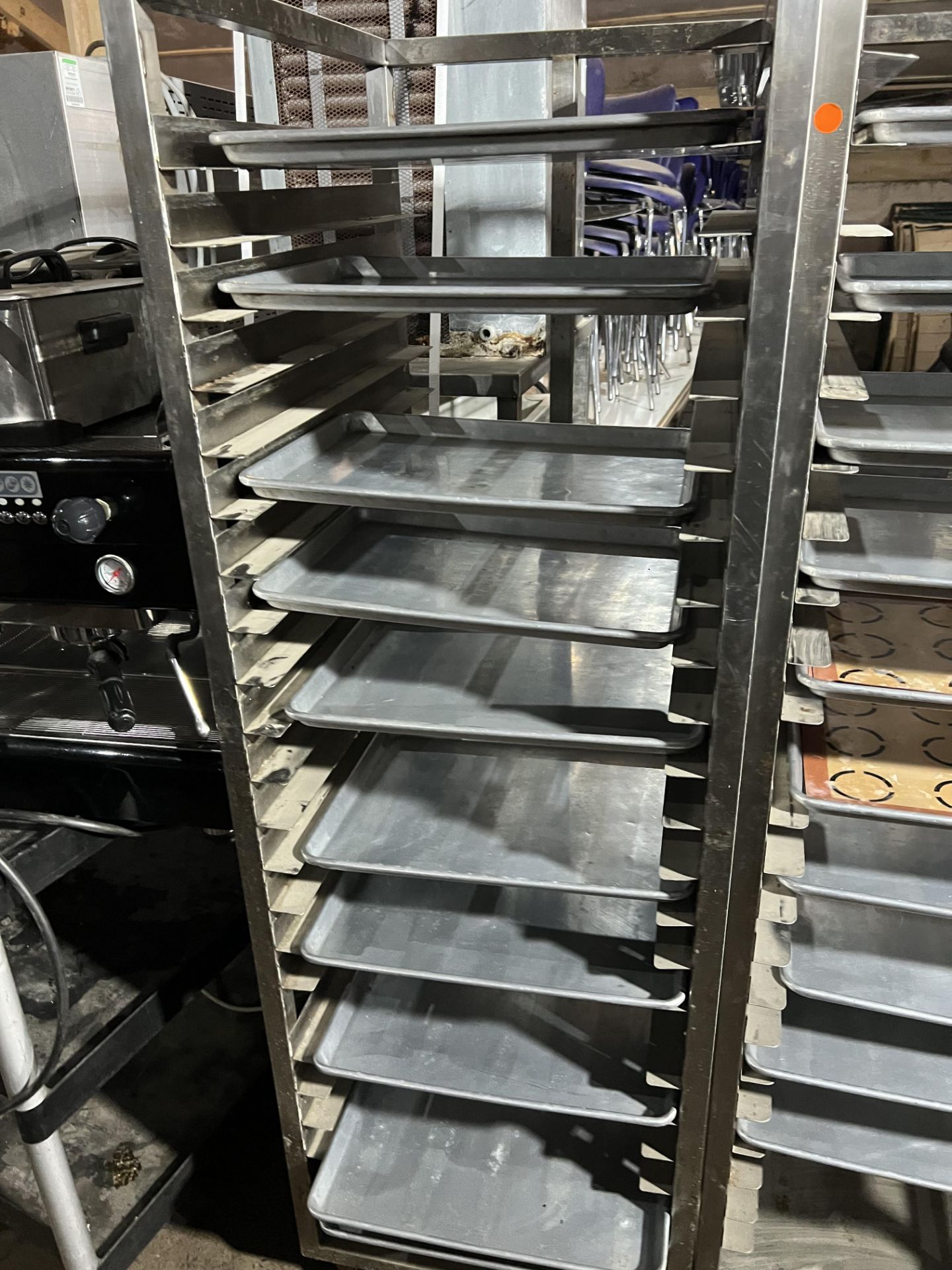 Bakery rack and trays