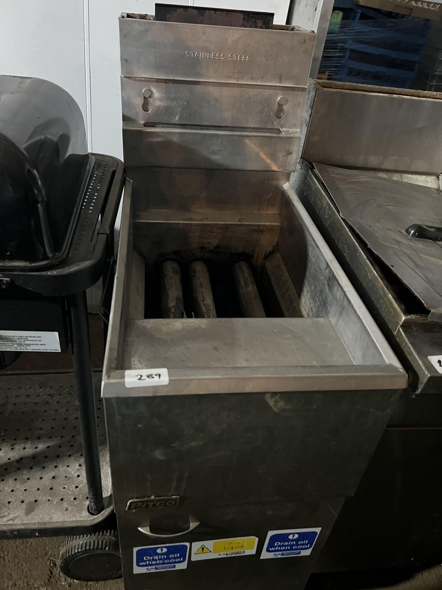 Single tank double basket fryer, no baskets, Nat Gas