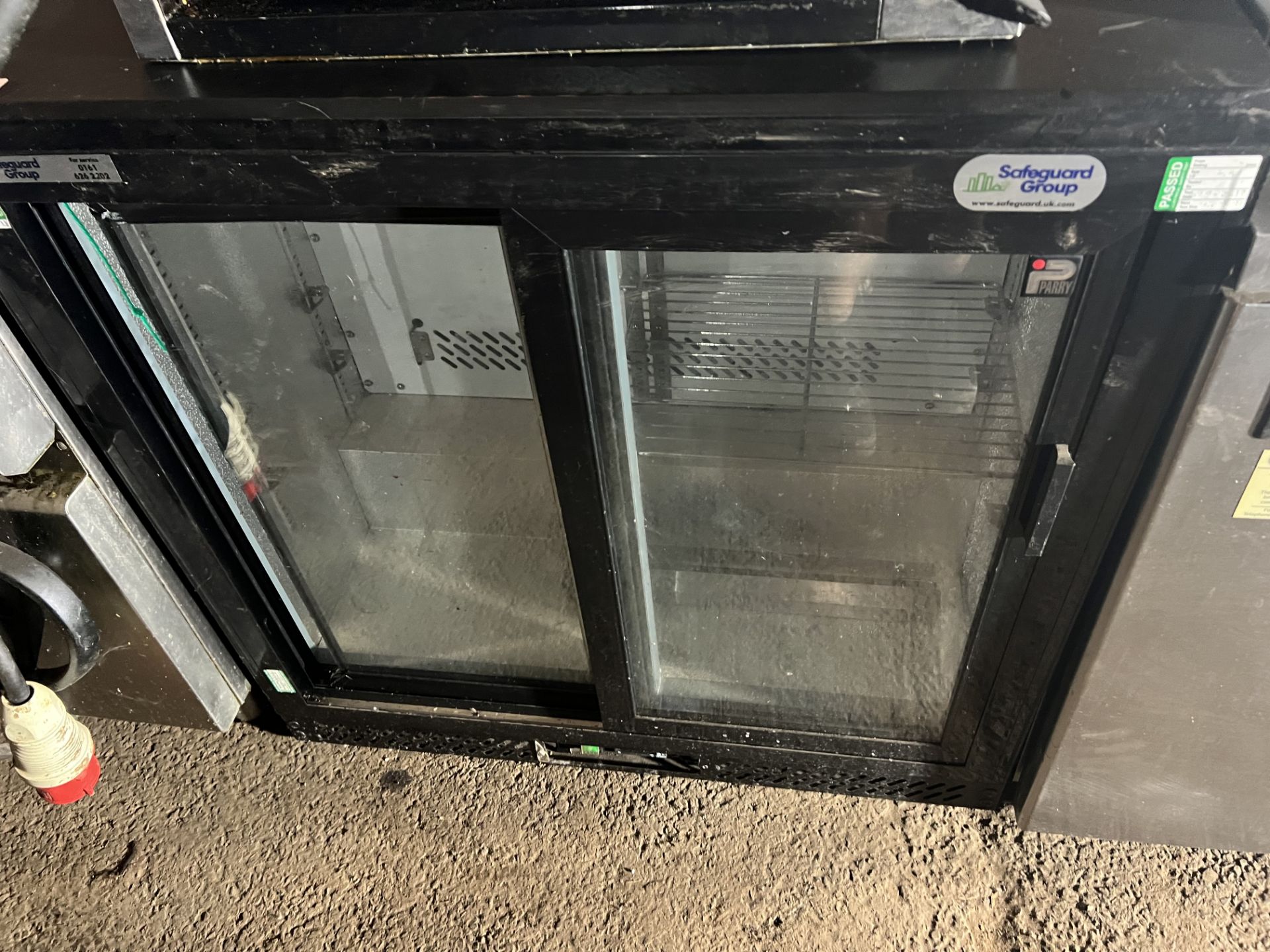 Double door bottle fridge 900mm wide