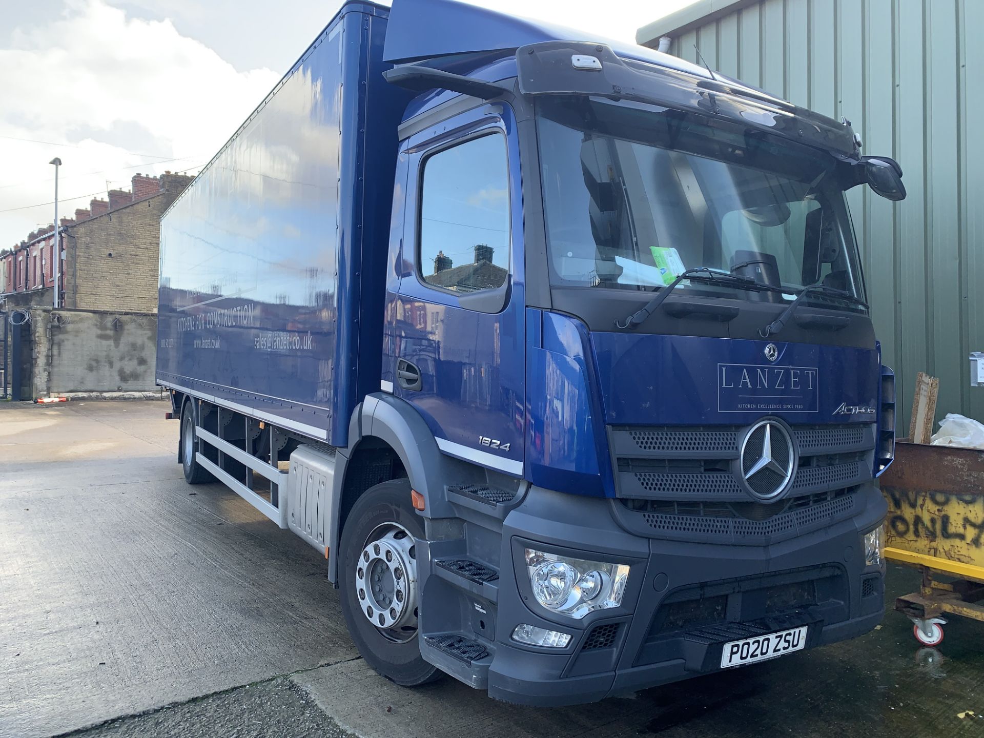 Mercedes Benz Actros 5 1824L S-St-23-320 (Classic) Curtainside 2