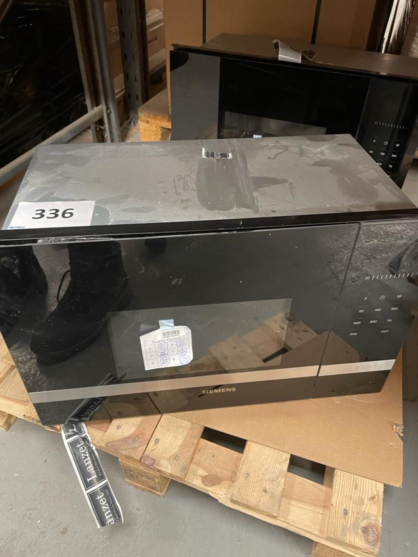 2 Siemens microwaves BF525LMSOB (Black)