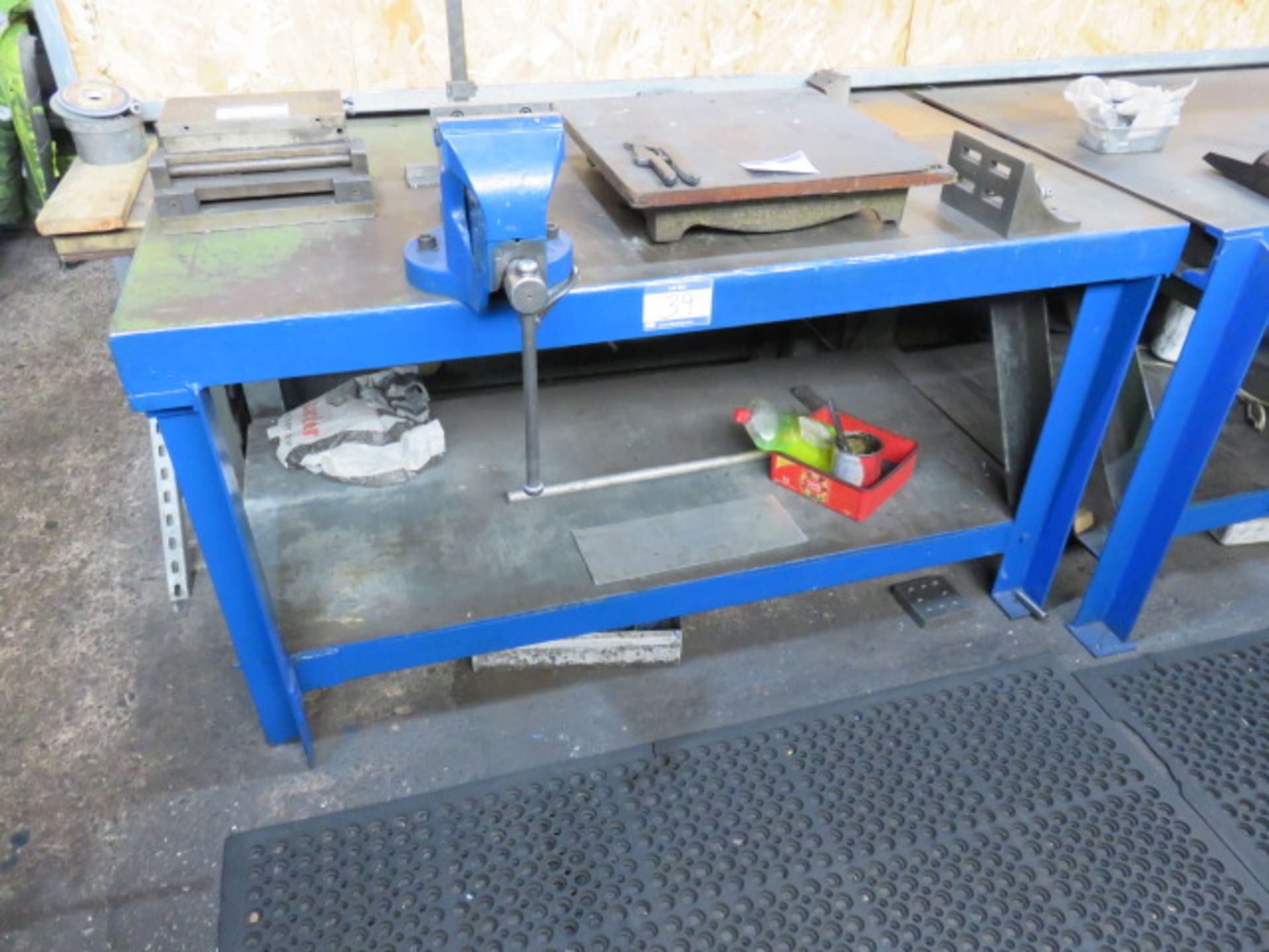 1600mm x 920mm Steel Work Bench, with Record No. 24 5½in Bench Vice
