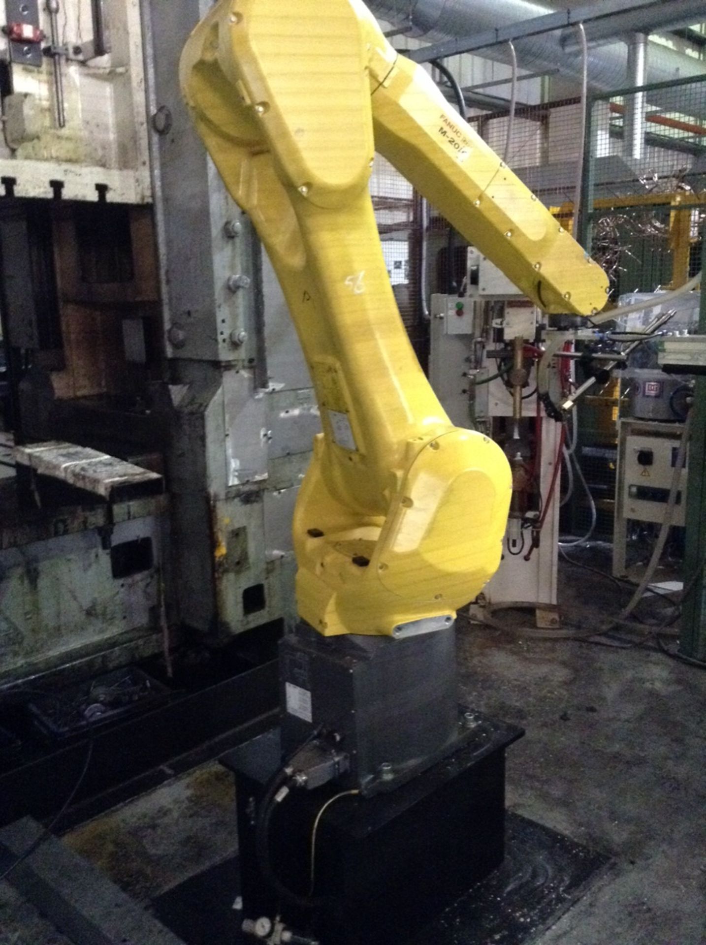 1 Fanuc , M-20iB25 , 6-axes 25kg payload Robot, Floor Mounted, with controller model R-30iR Plus, An