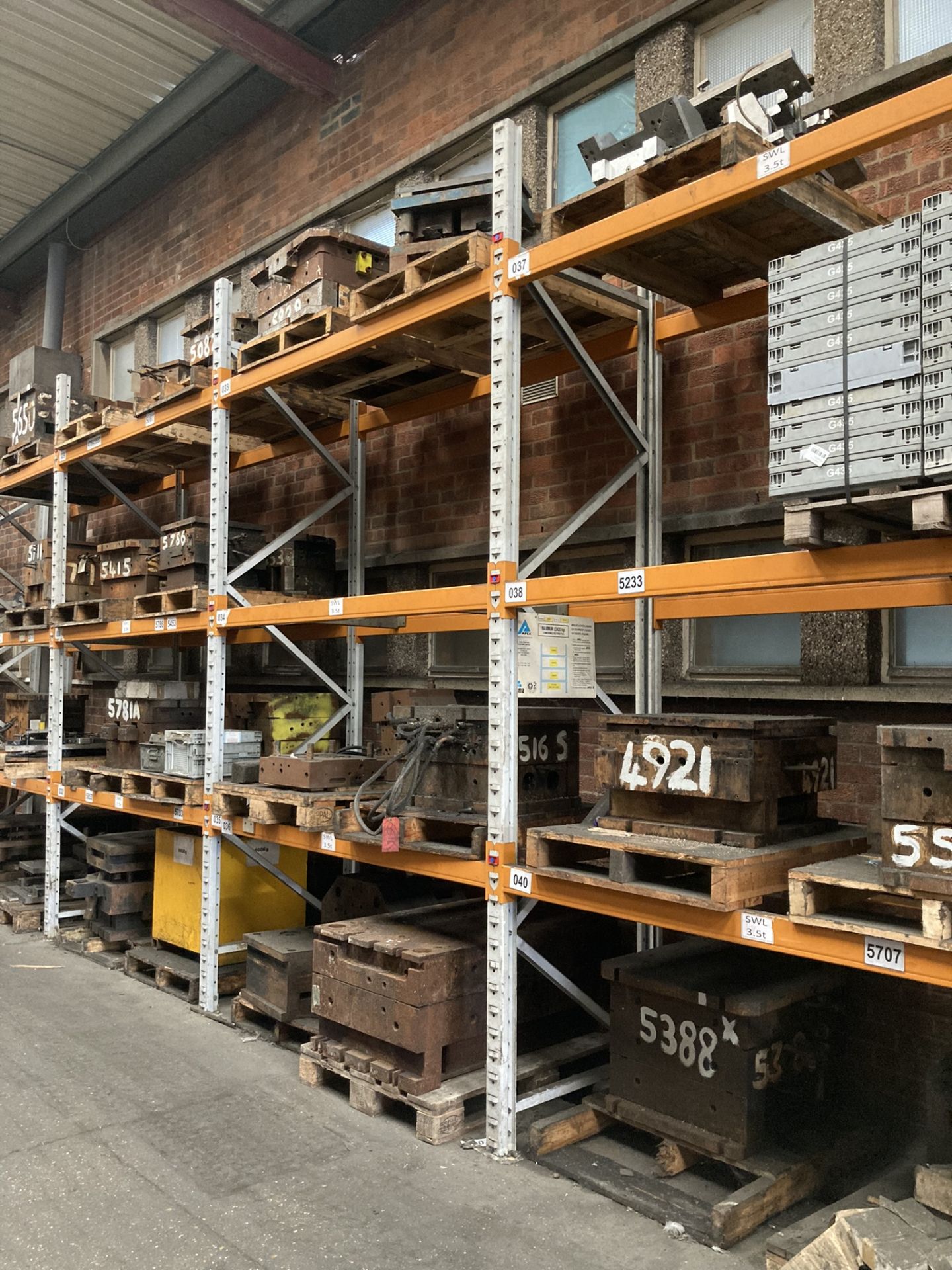 1, Quantity pallet racking comprising: - 39: approx. 4m uprights - 80:pairs of 3400kg UDL capacity - Image 2 of 2