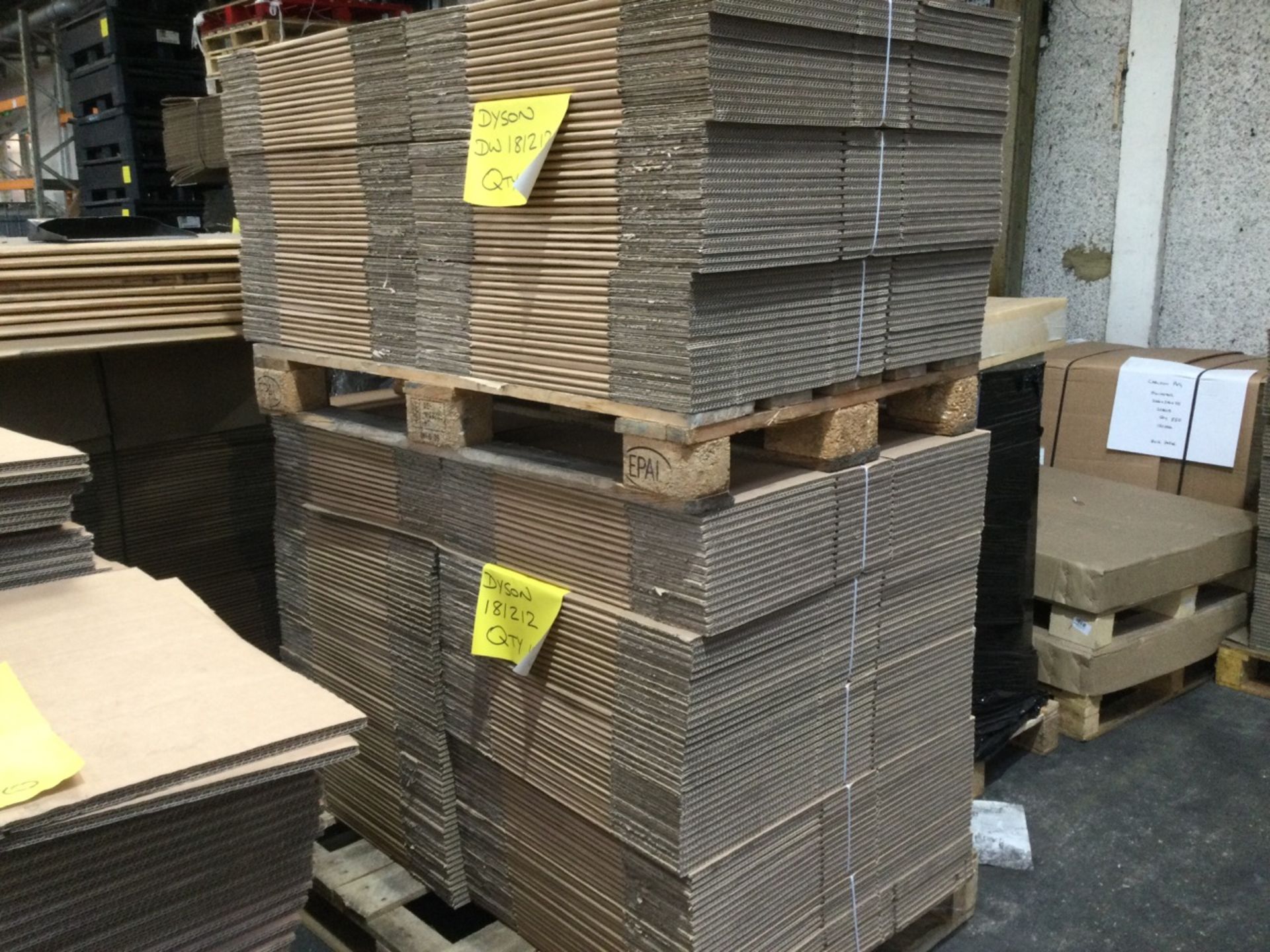 6: Pallets Of Various Unbranded Flat Packed Cardbo - Image 3 of 5