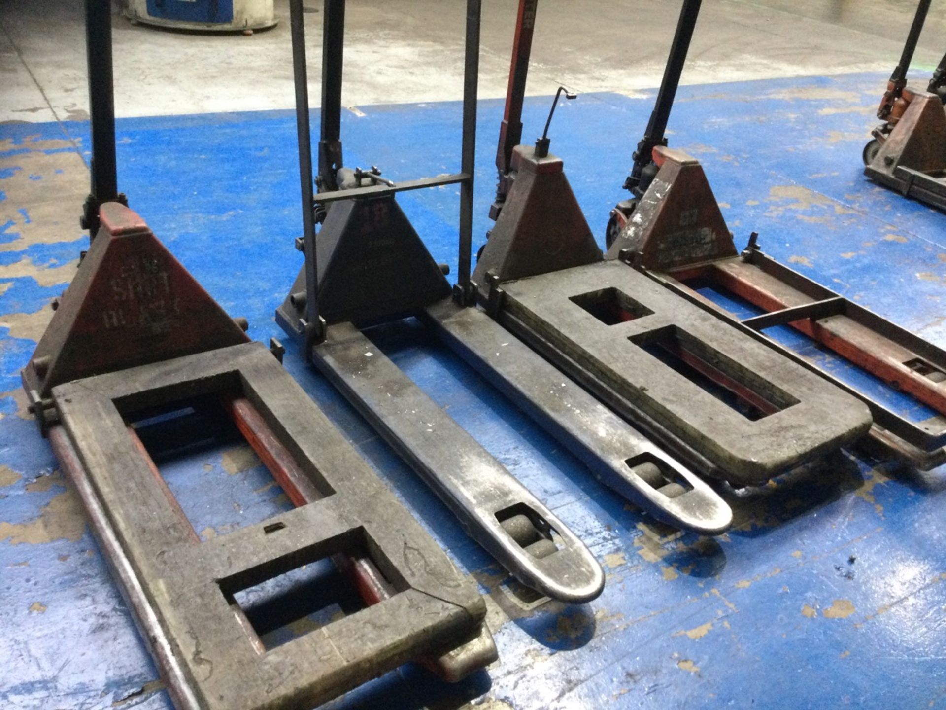 4: Hydraulic Pedestrian Pallet Trucks, 3 With Hingeable Riser Frames