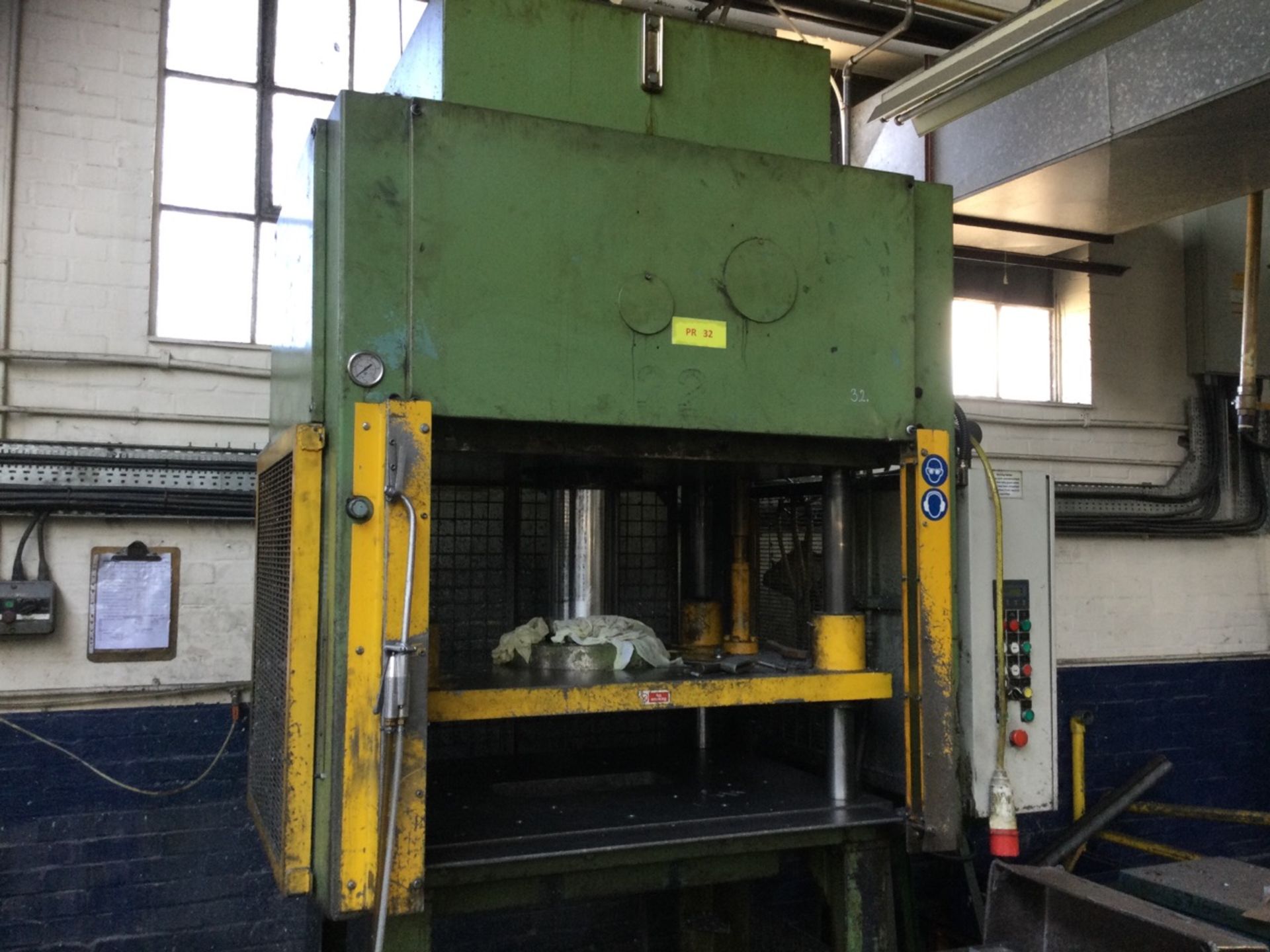 1 Unbranded, 30-ton hydraulic trim press with ligh