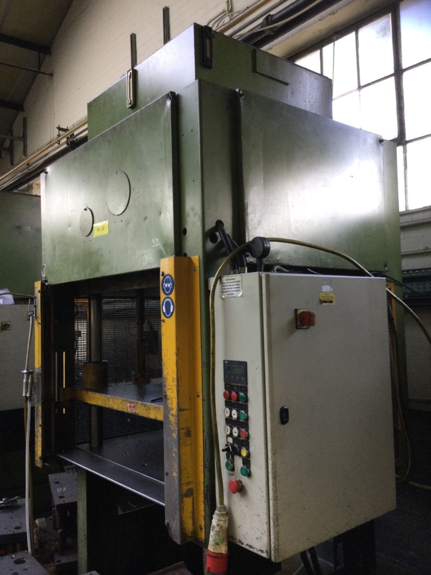 1 Unbranded, 30-ton hydraulic trim press with ligh - Image 3 of 3