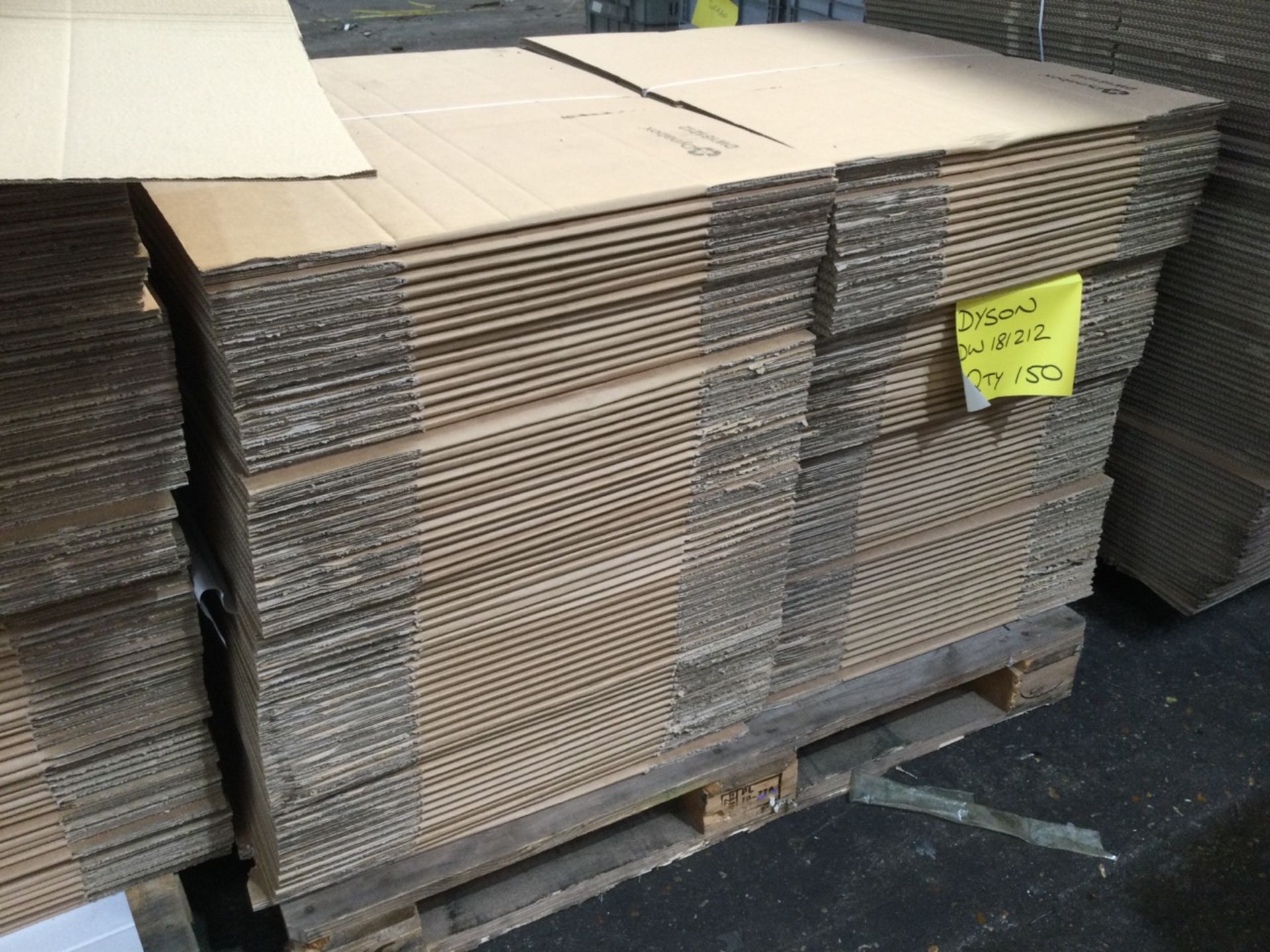 5: Pallets Of Various Unbranded Flat Packed Cardbo - Image 3 of 5