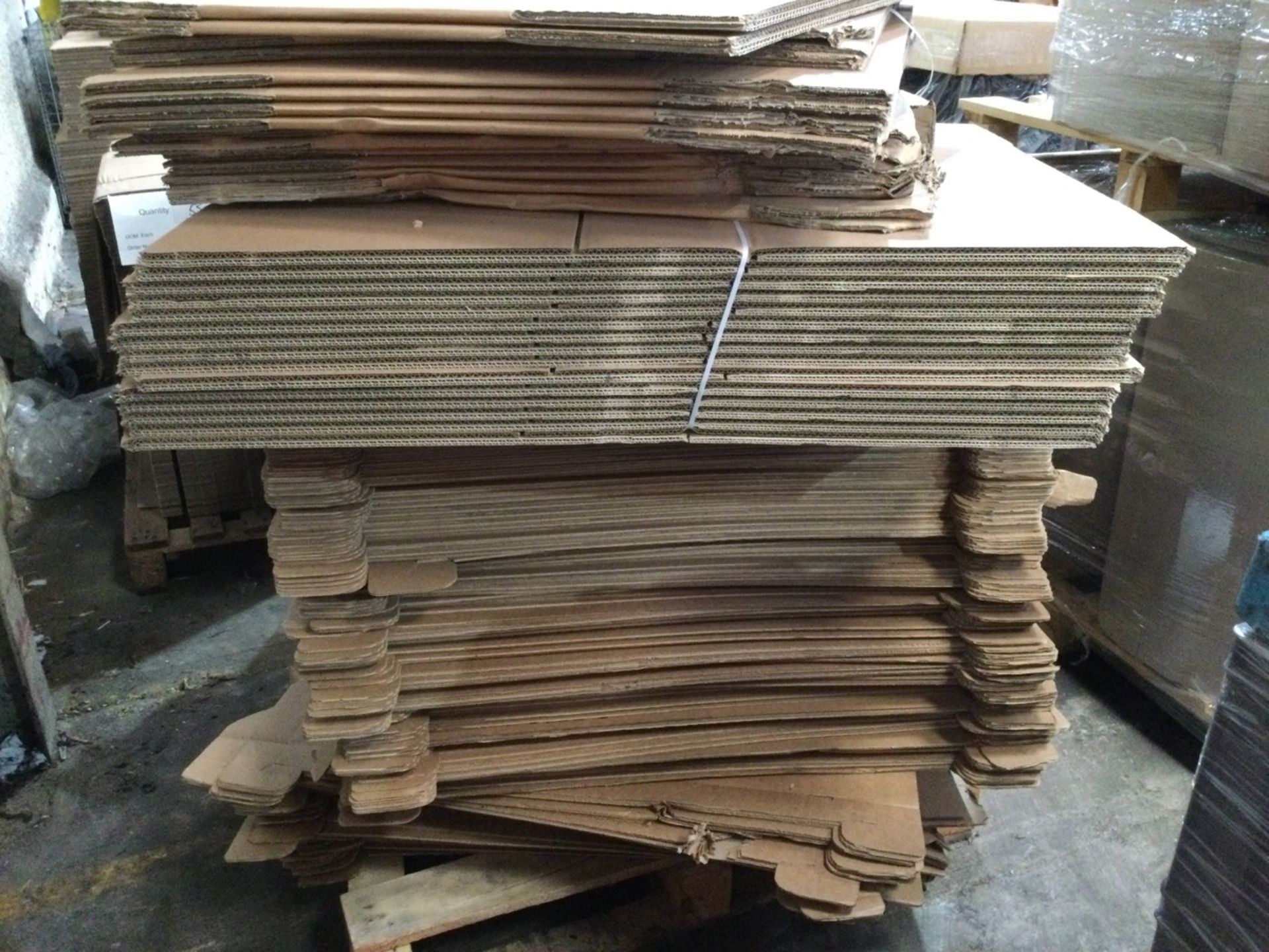 5: Pallets Of Various Unbranded Flat Packed Cardbo - Image 5 of 5