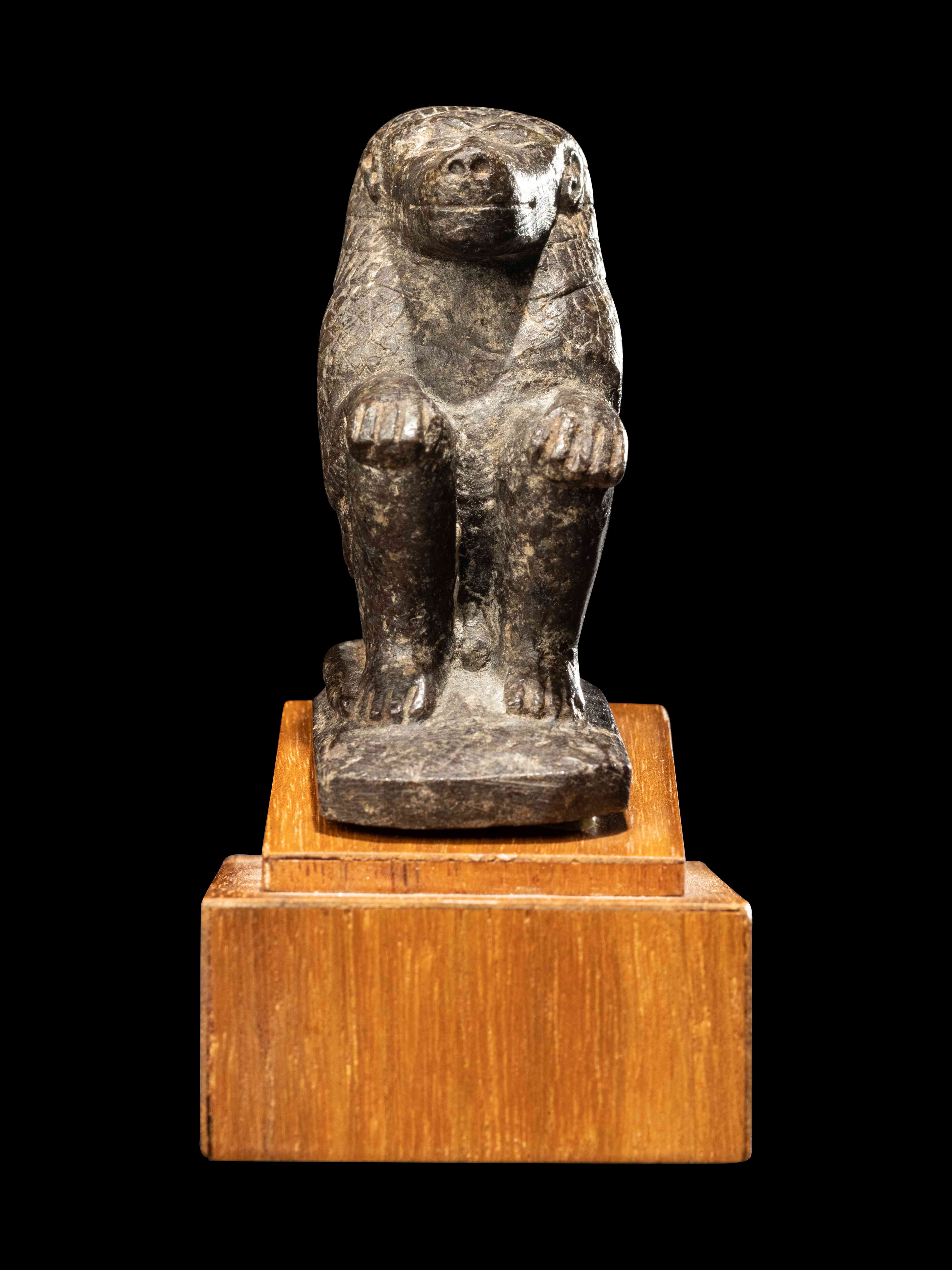 An Egyptian Serpentine Baboon Height 2 3/4 inches (7 cm). - Image 3 of 5