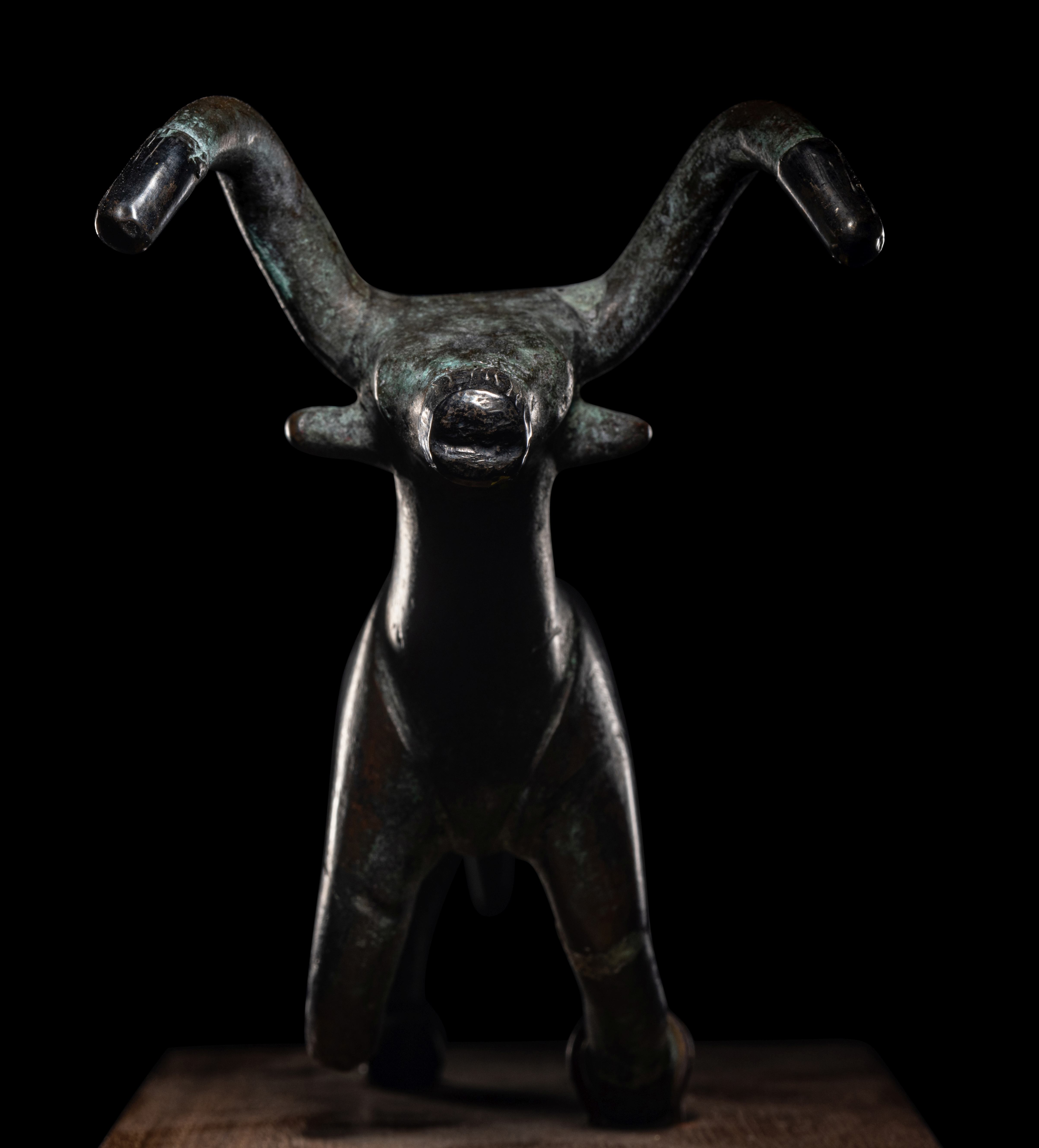 An Anatolian Bronze Bull Length 5 1/2 inches (14 cm). - Image 4 of 4