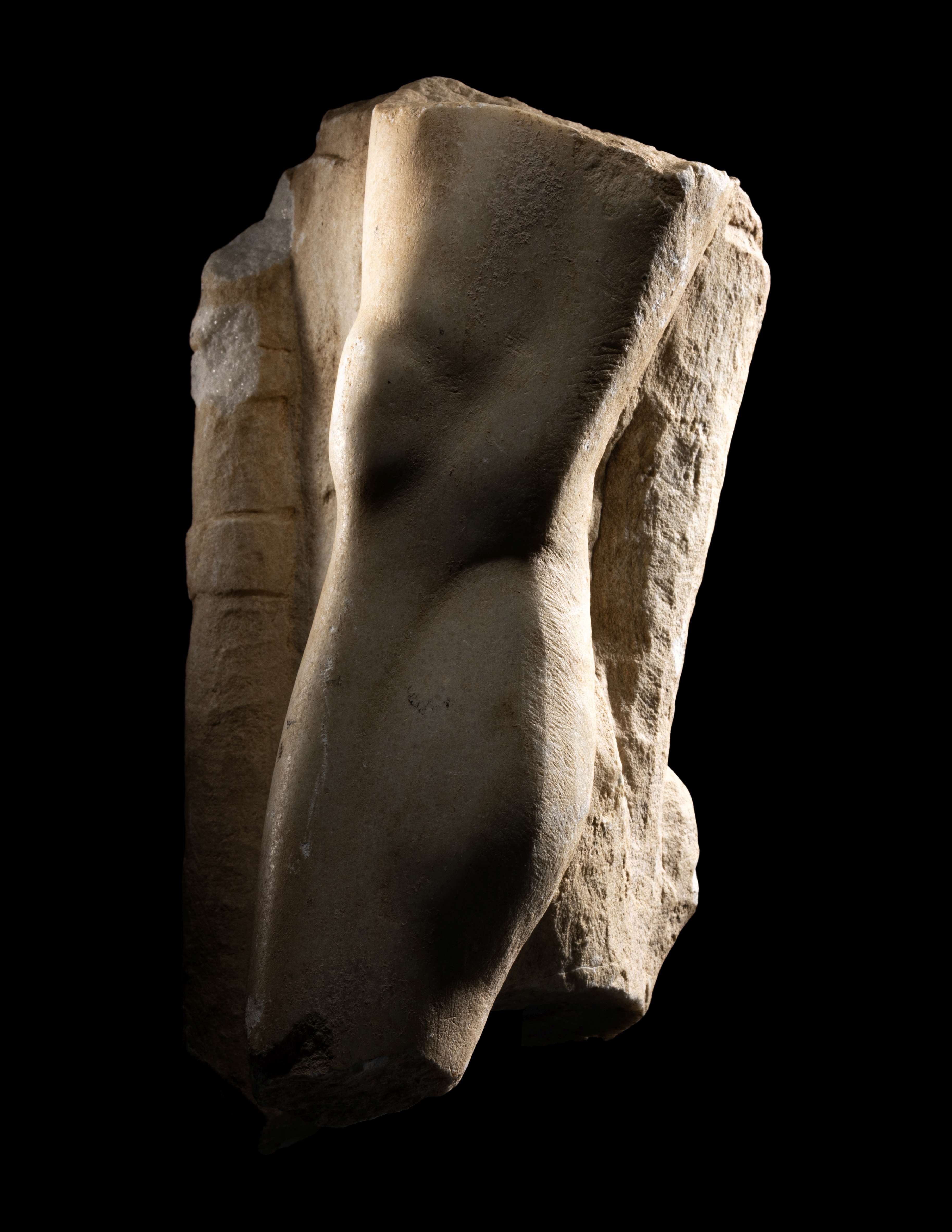 A Roman Marble Right Leg from a Statue Height 10 1/2 inches (27 cm). - Image 3 of 4