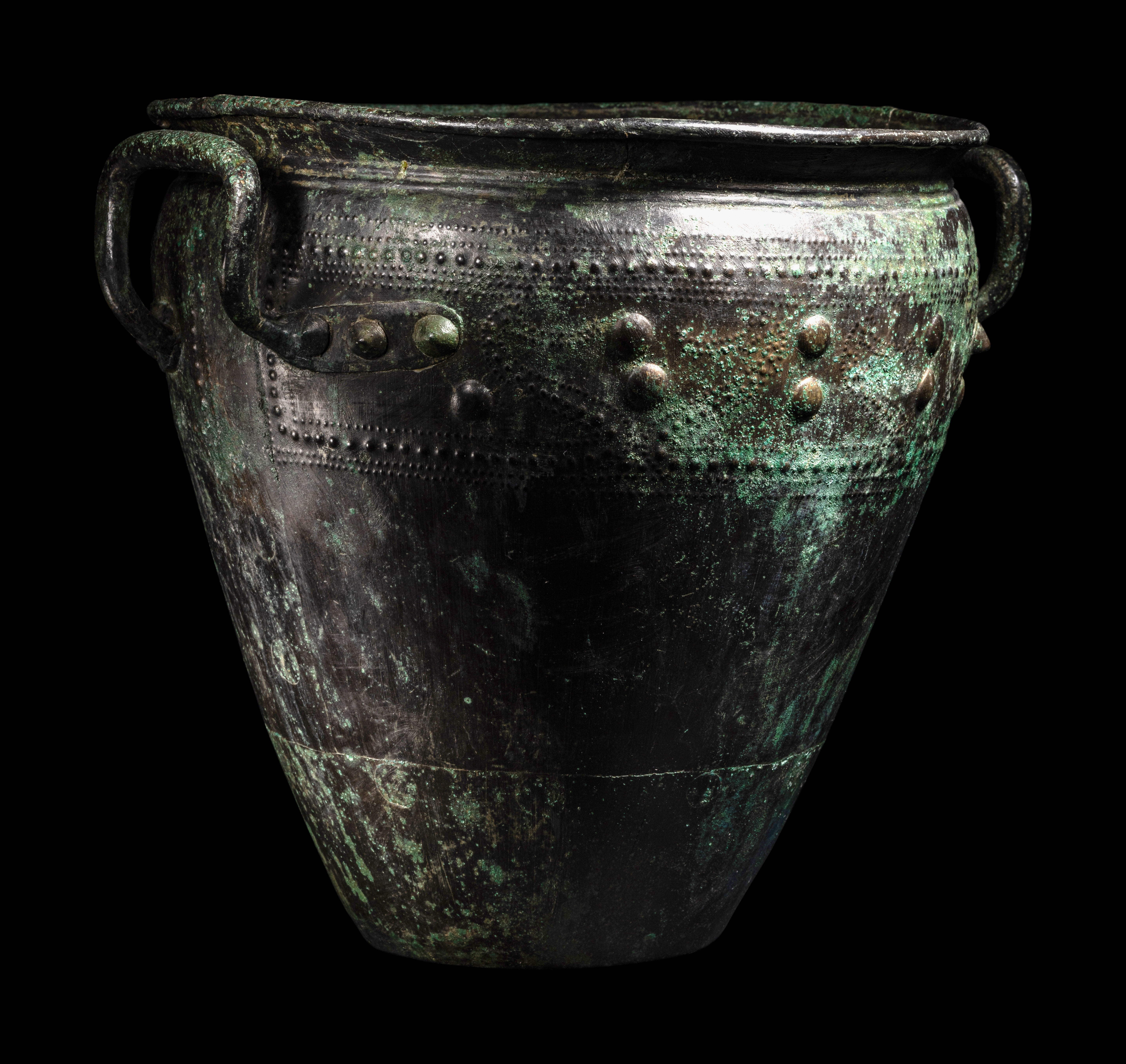 A Hallstatt Bronze Situla Height 11 inches (27.9 cm). - Image 4 of 10