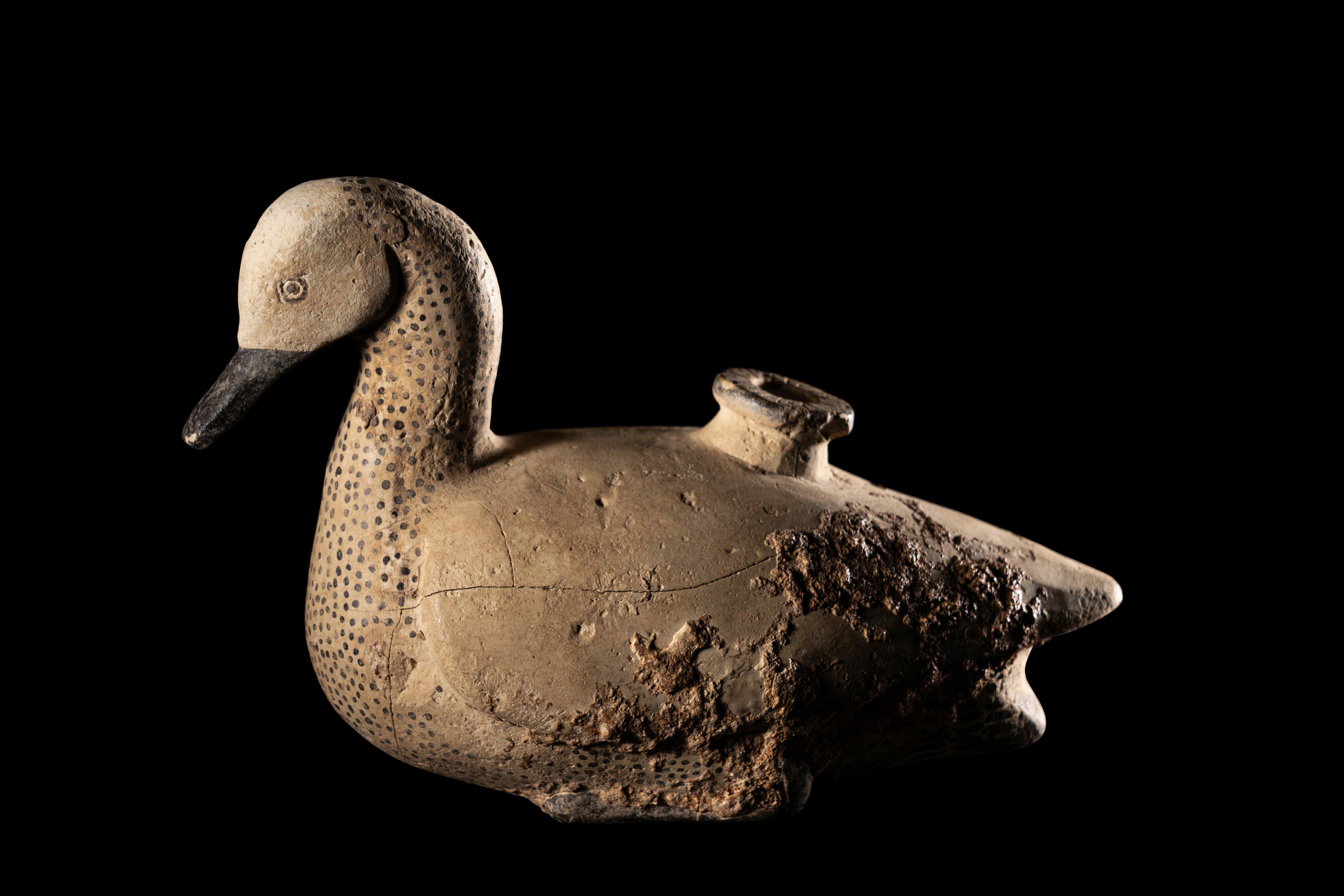 An East Greek Pottery Duck Askos Width 5 1/2 inches (14 cm). - Image 3 of 10