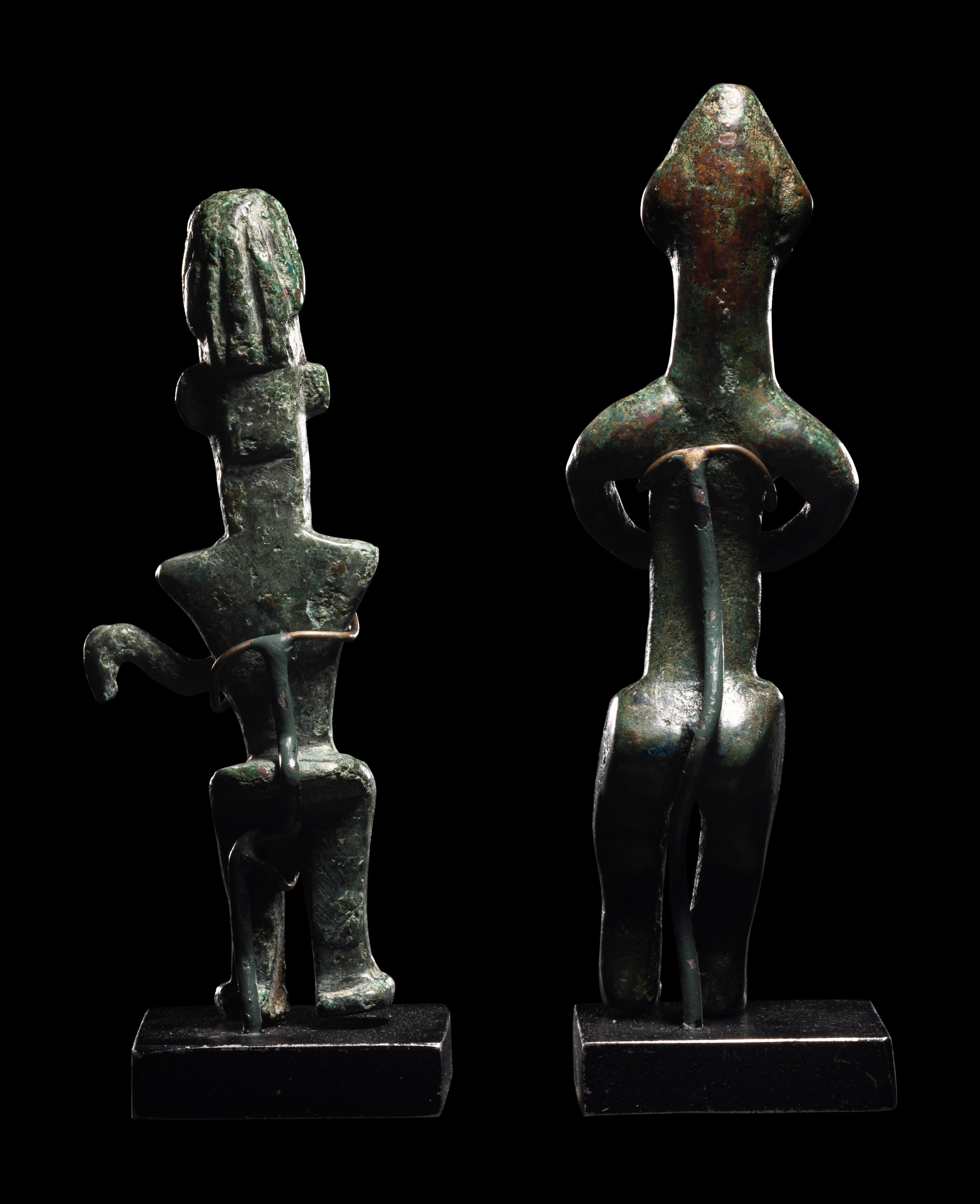 Two Amlash Bronze Figures of a Male and Female Height of tallest 3 1/8 inches (8 cm). - Image 4 of 4
