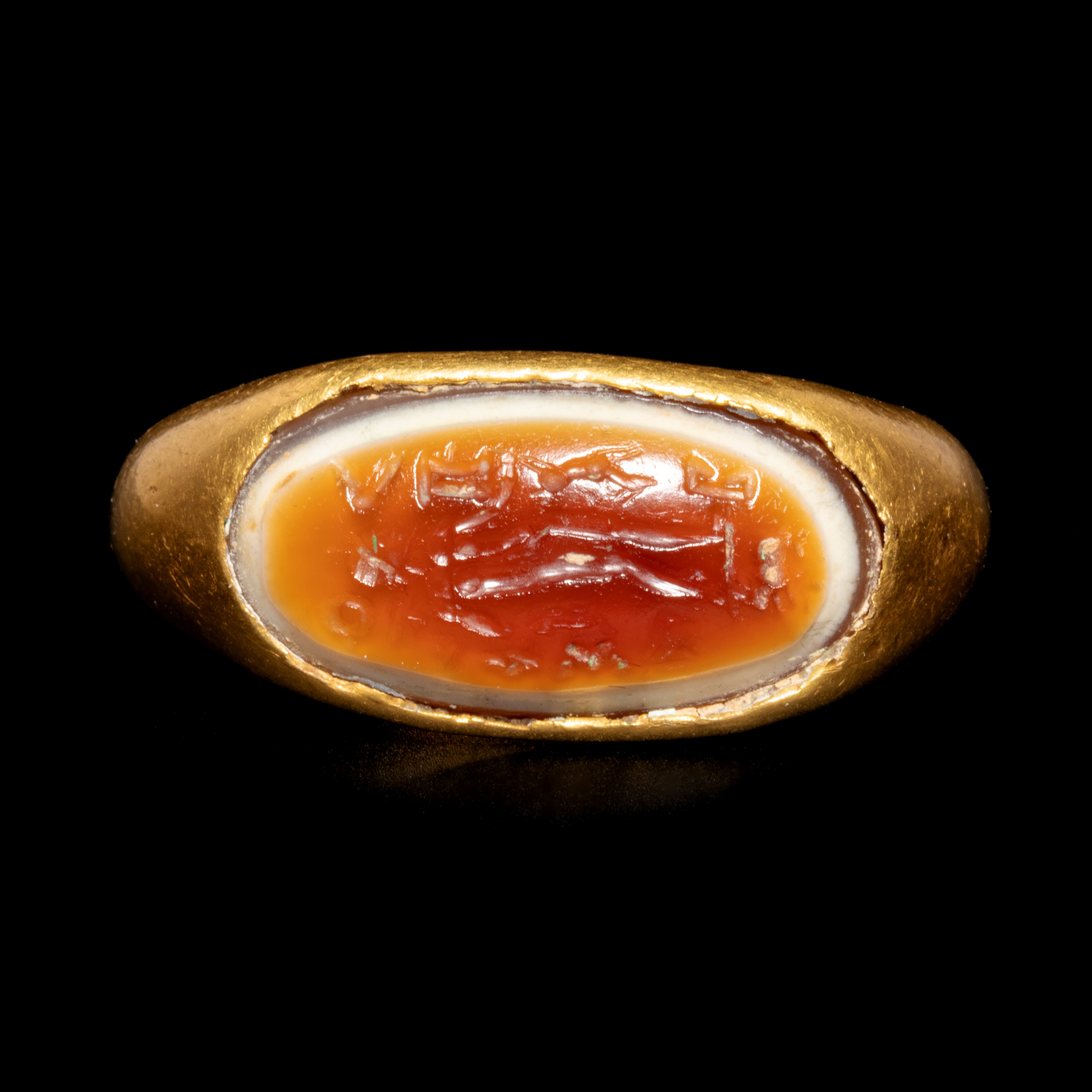 A Hellenistic Gold Finger Ring with Banded Agate Intaglio of Nude Deity Ring size 5 1/2; Diameter of - Image 2 of 3