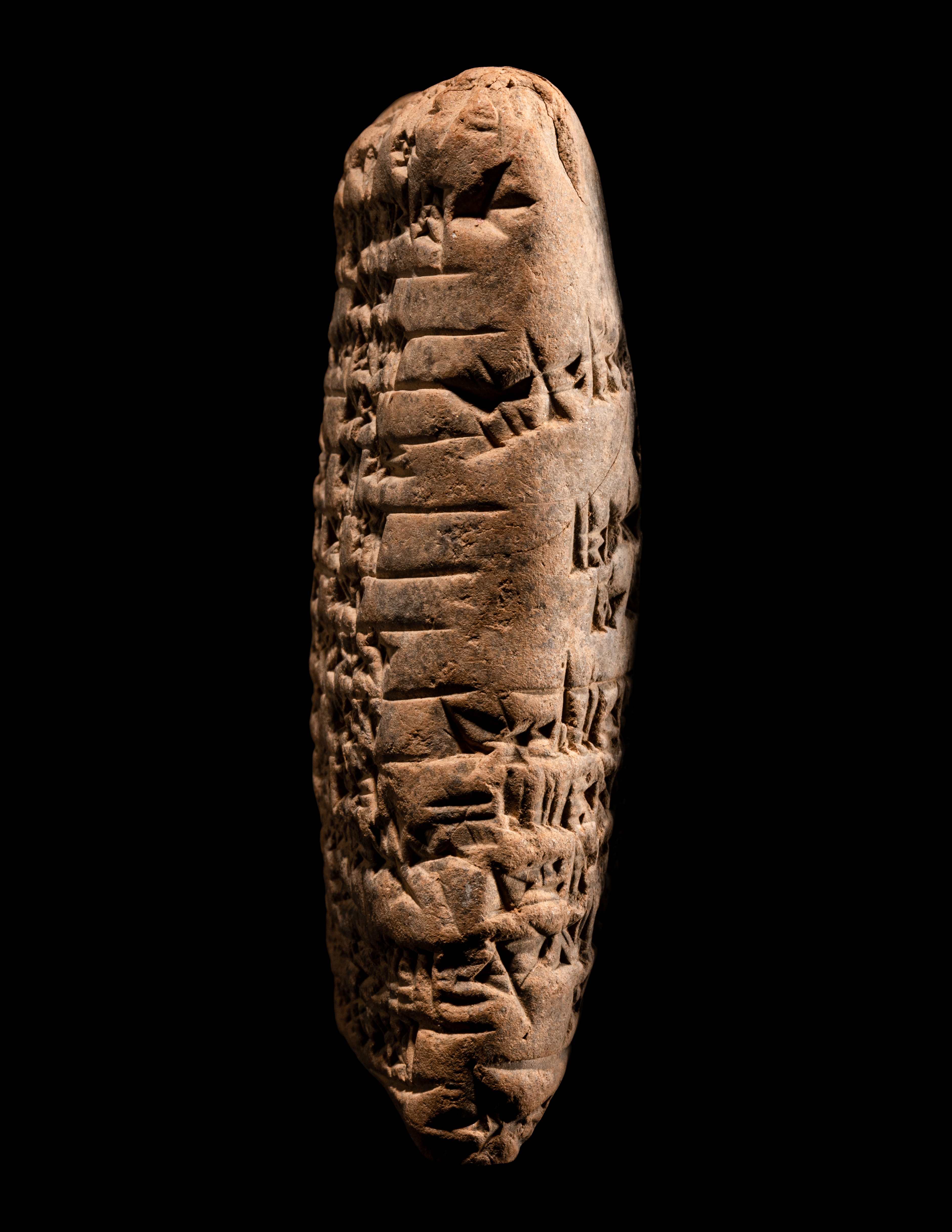 A Sumerian Clay Cuneiform Tablet Height 3 inches (7.6 cm). - Image 4 of 4