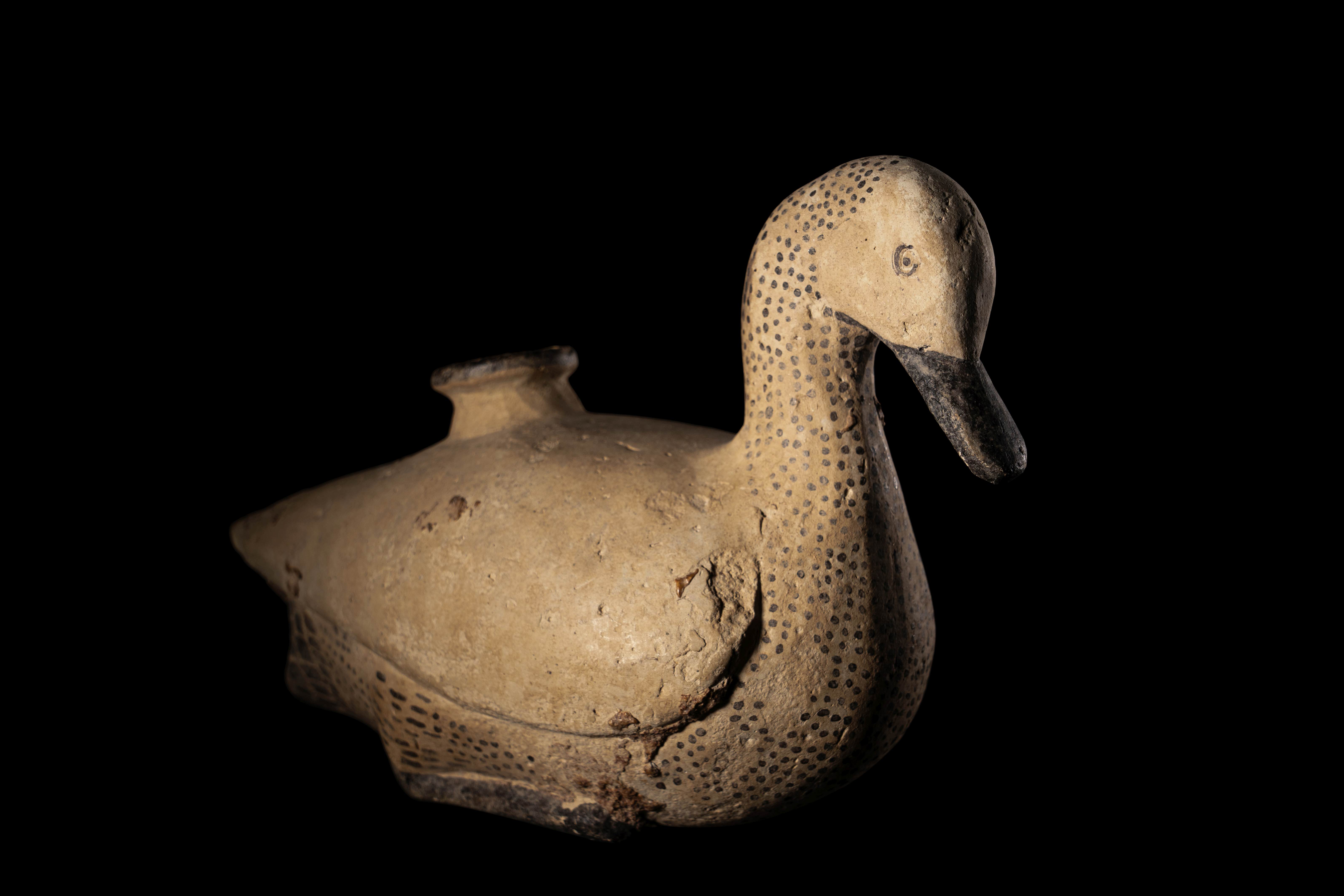 An East Greek Pottery Duck Askos Width 5 1/2 inches (14 cm). - Image 8 of 10