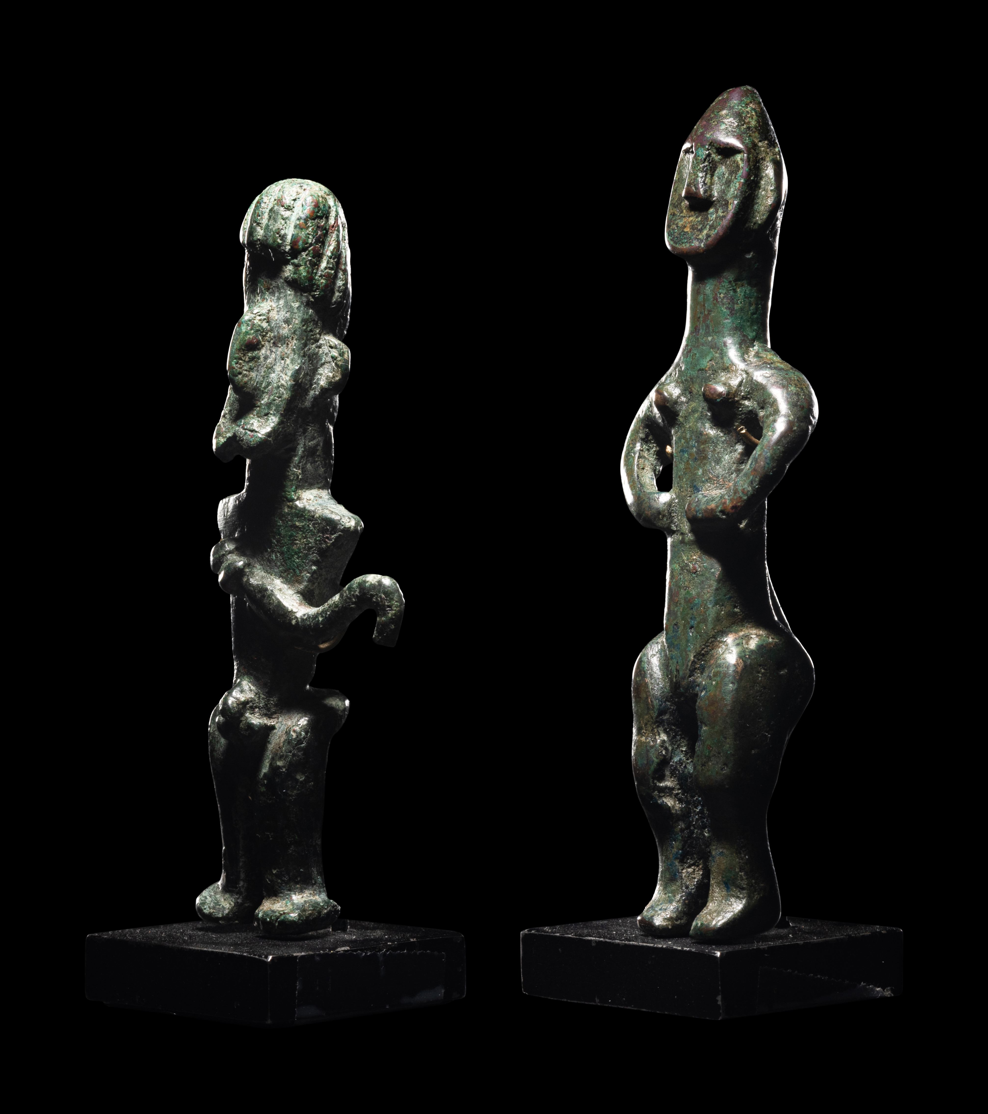 Two Amlash Bronze Figures of a Male and Female Height of tallest 3 1/8 inches (8 cm). - Image 2 of 4