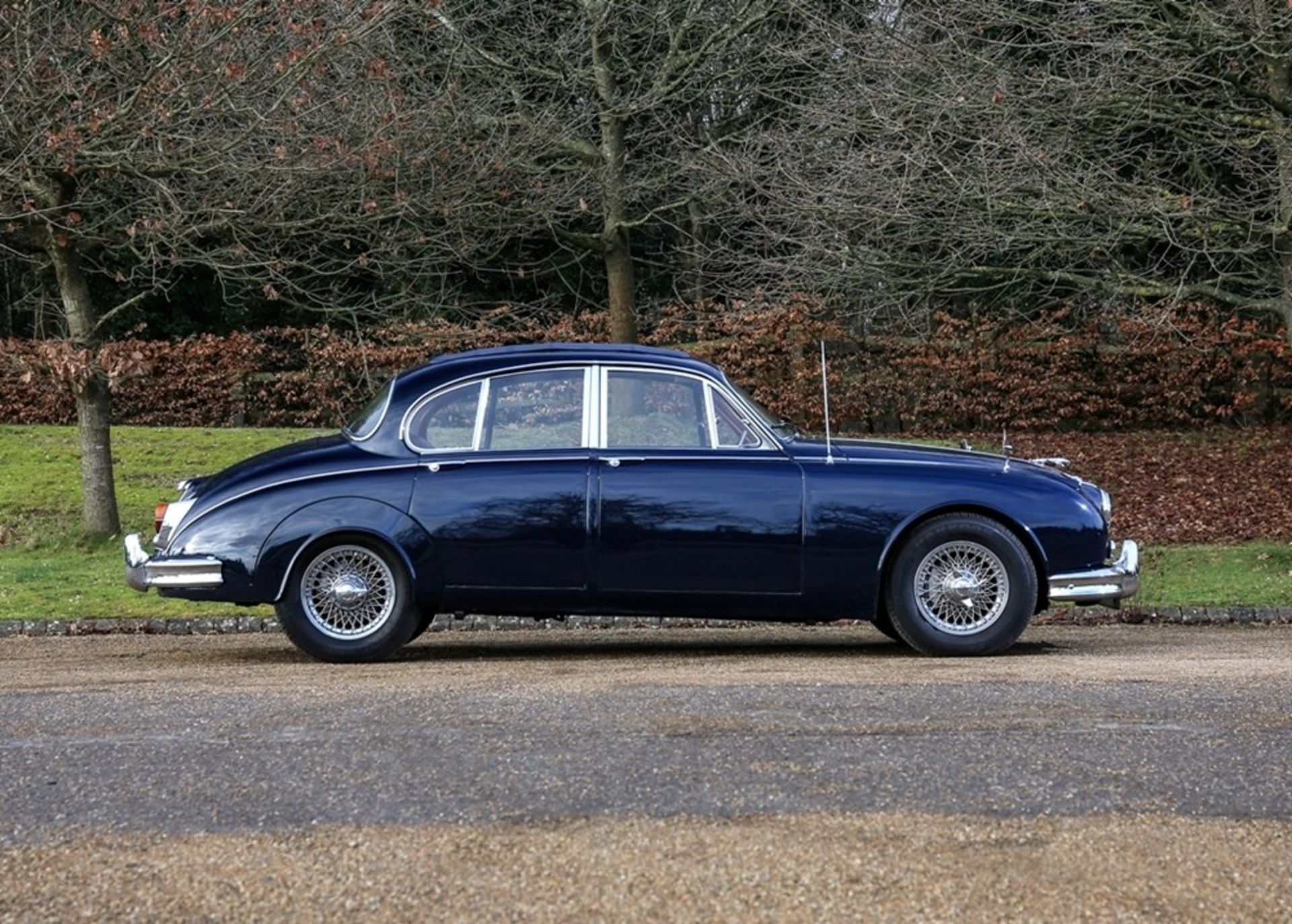 1961 Jaguar Mk. II Saloon (2.4 litre) - Image 6 of 9