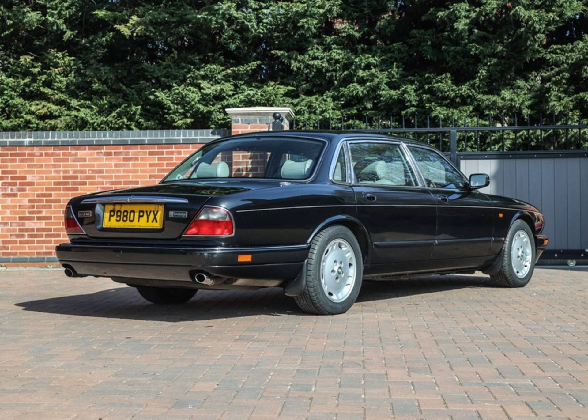 1996 Jaguar Sovereign (4.0 litre) - Image 2 of 9