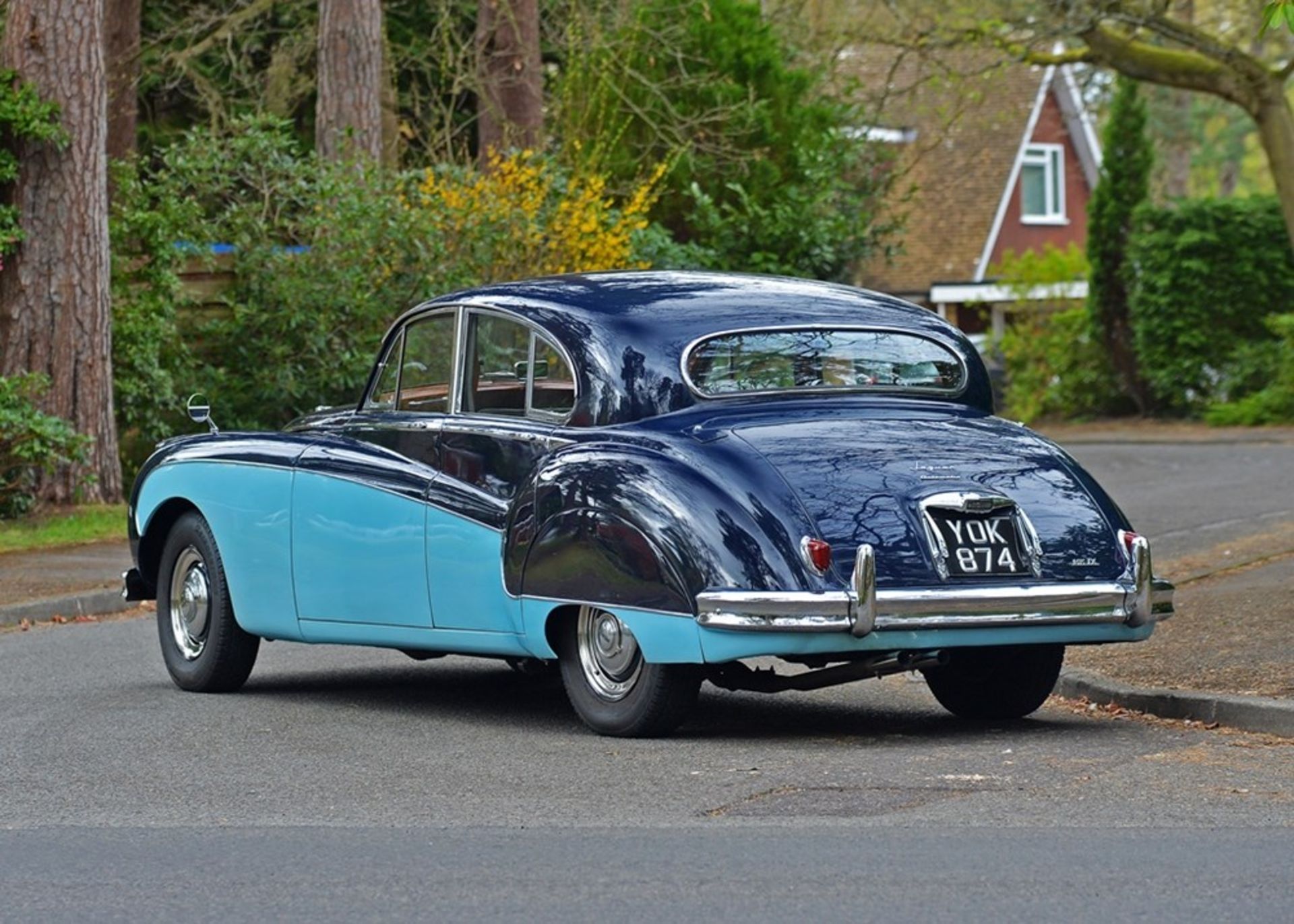 1959 Jaguar Mk. IX Saloon