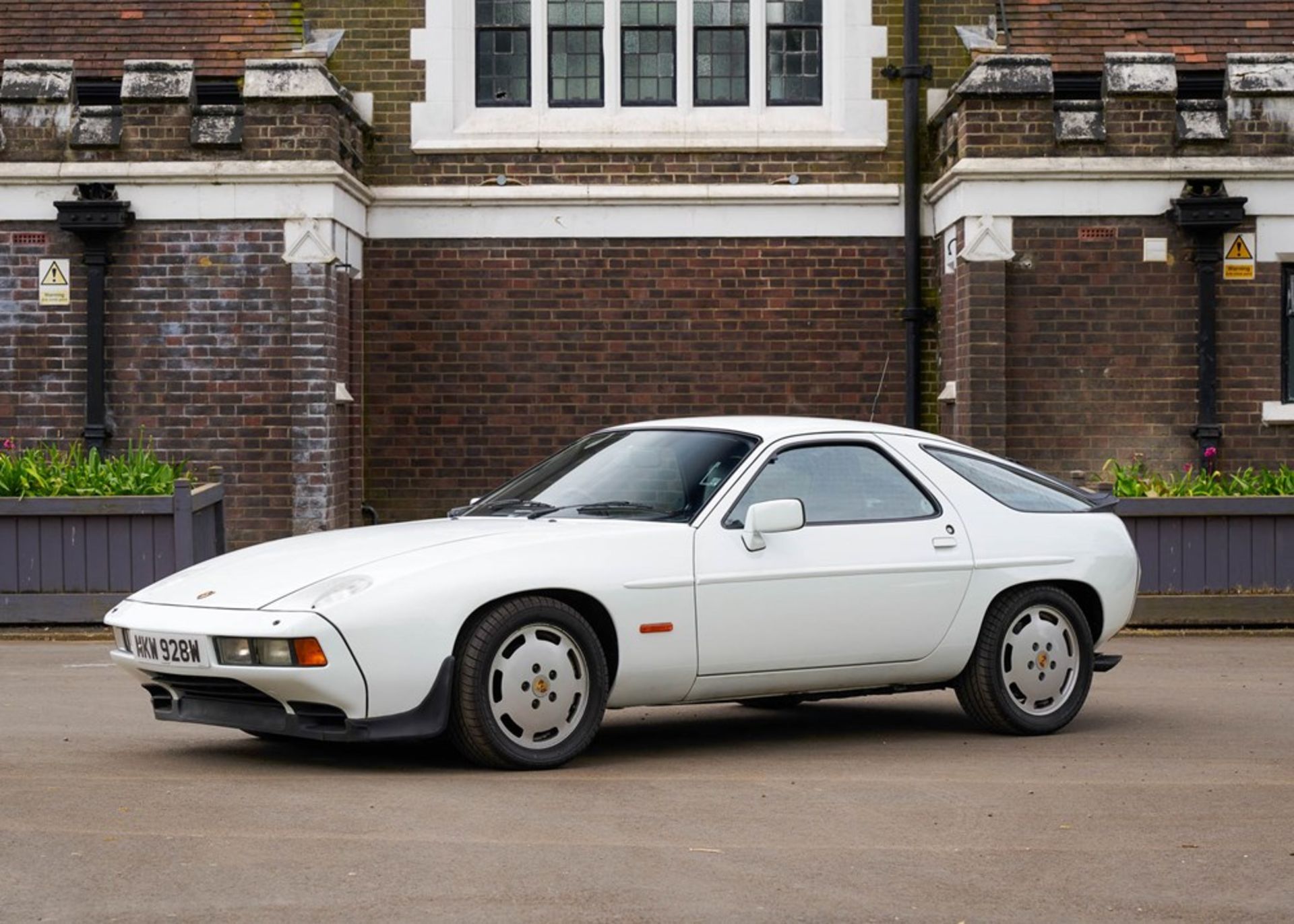 1986 Porsche 928 S2 - Image 6 of 9