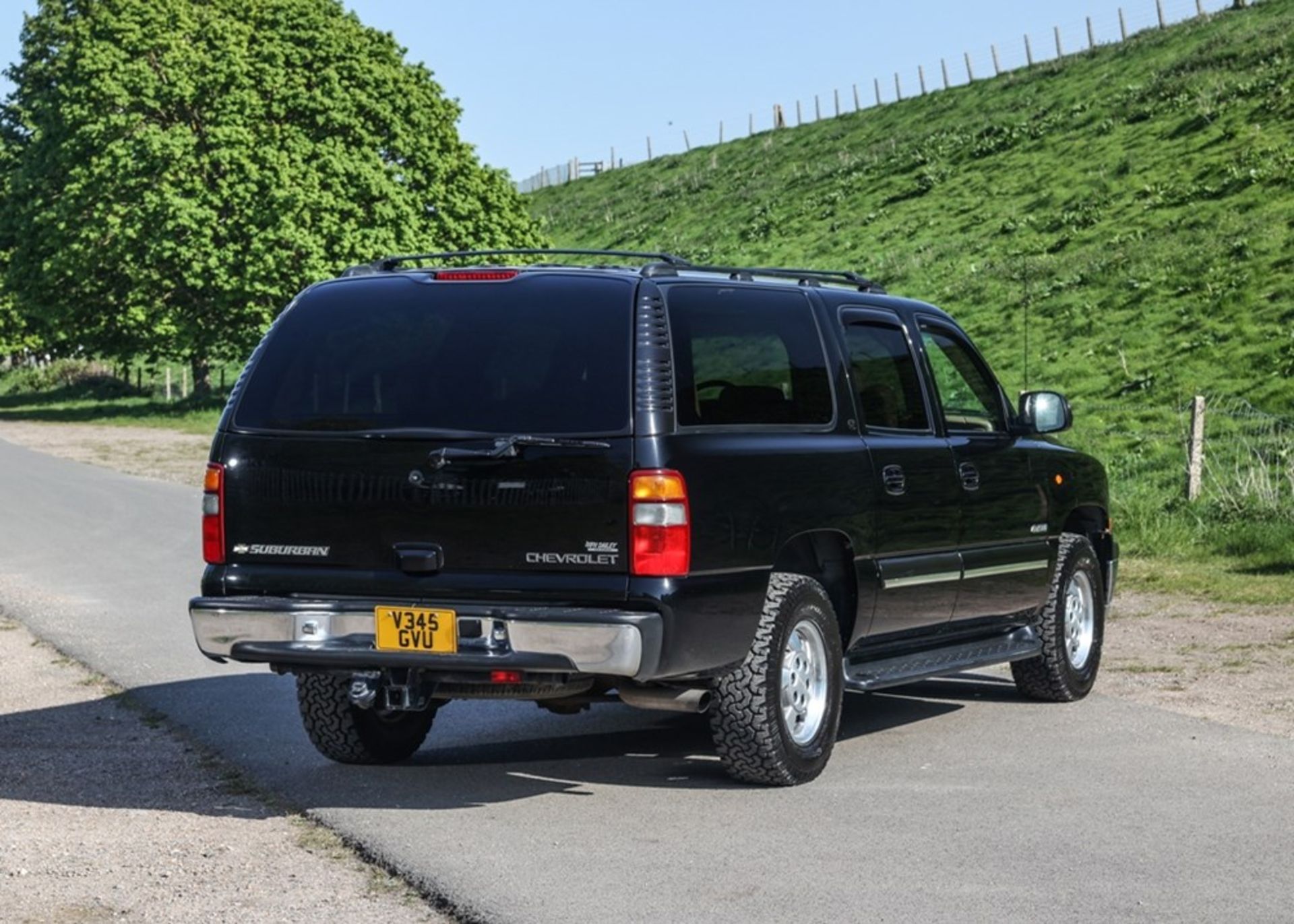 2000 Chevrolet Suburban GMT400 - Image 2 of 9