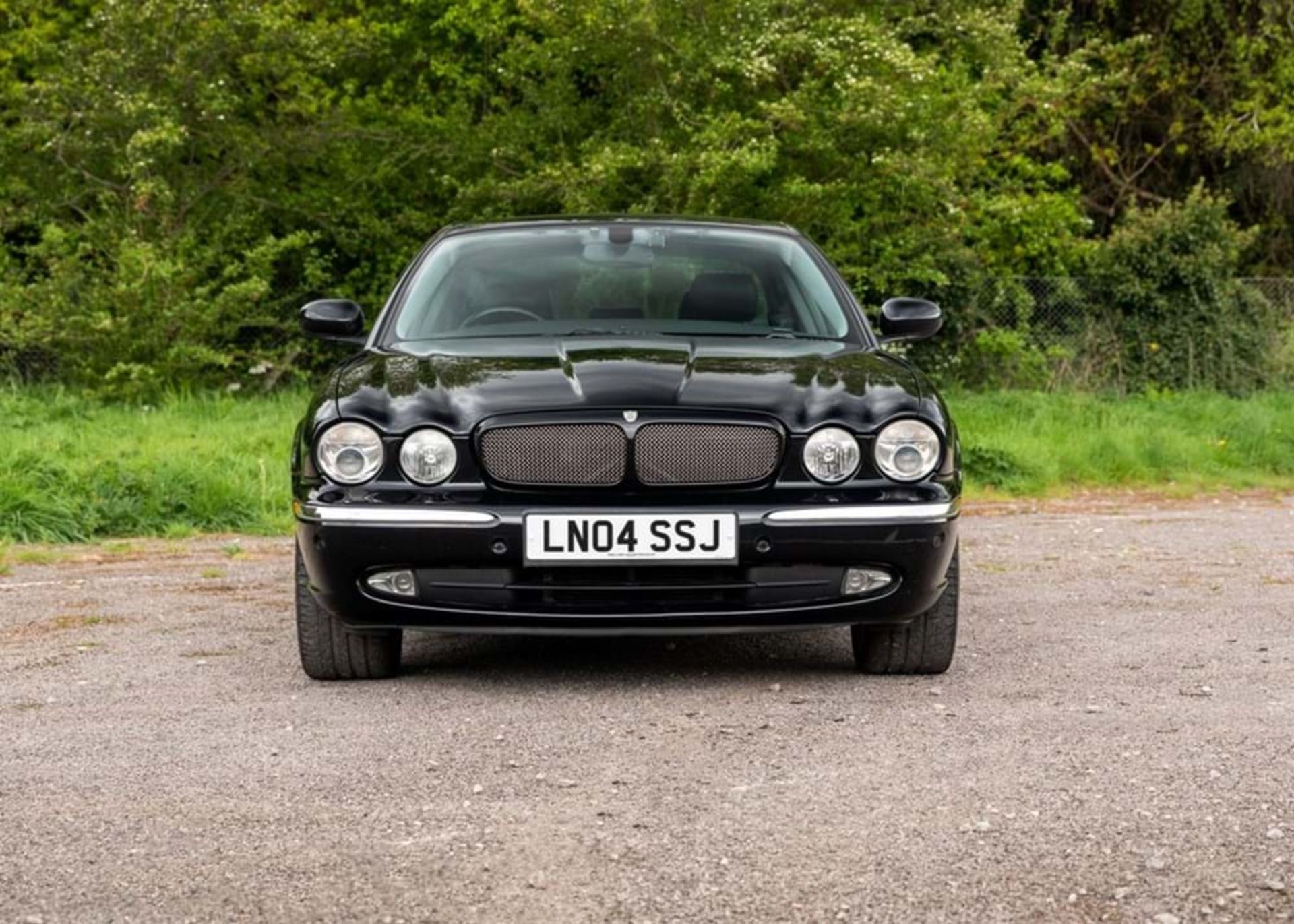 2004 Jaguar XJR - Image 2 of 8