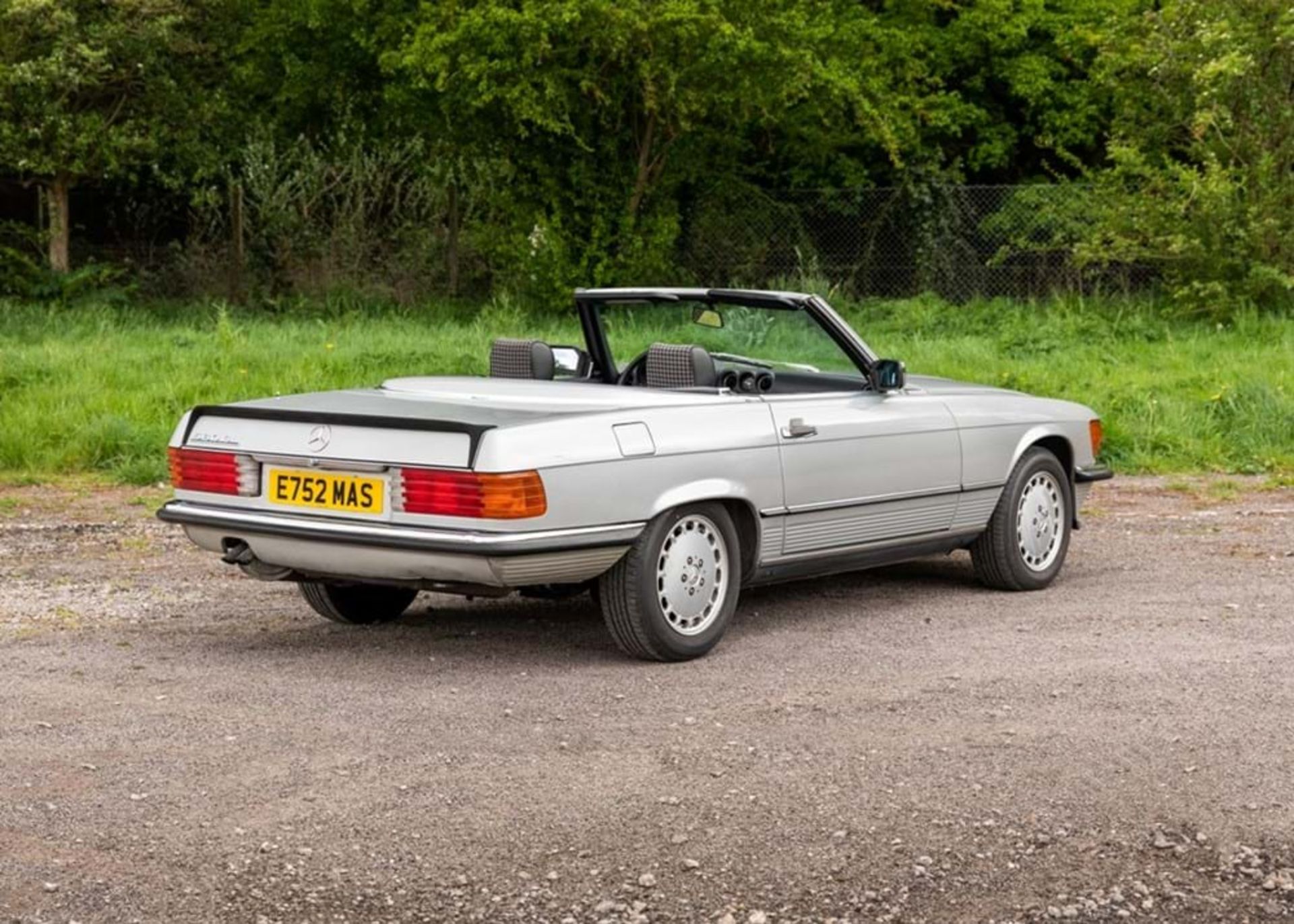 1988 Mercedes-Benz 500 SL - Image 3 of 9