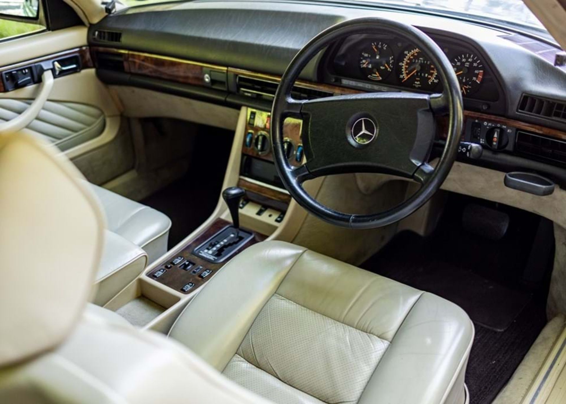 1990 Mercedes-Benz 560 SEC - Image 3 of 9