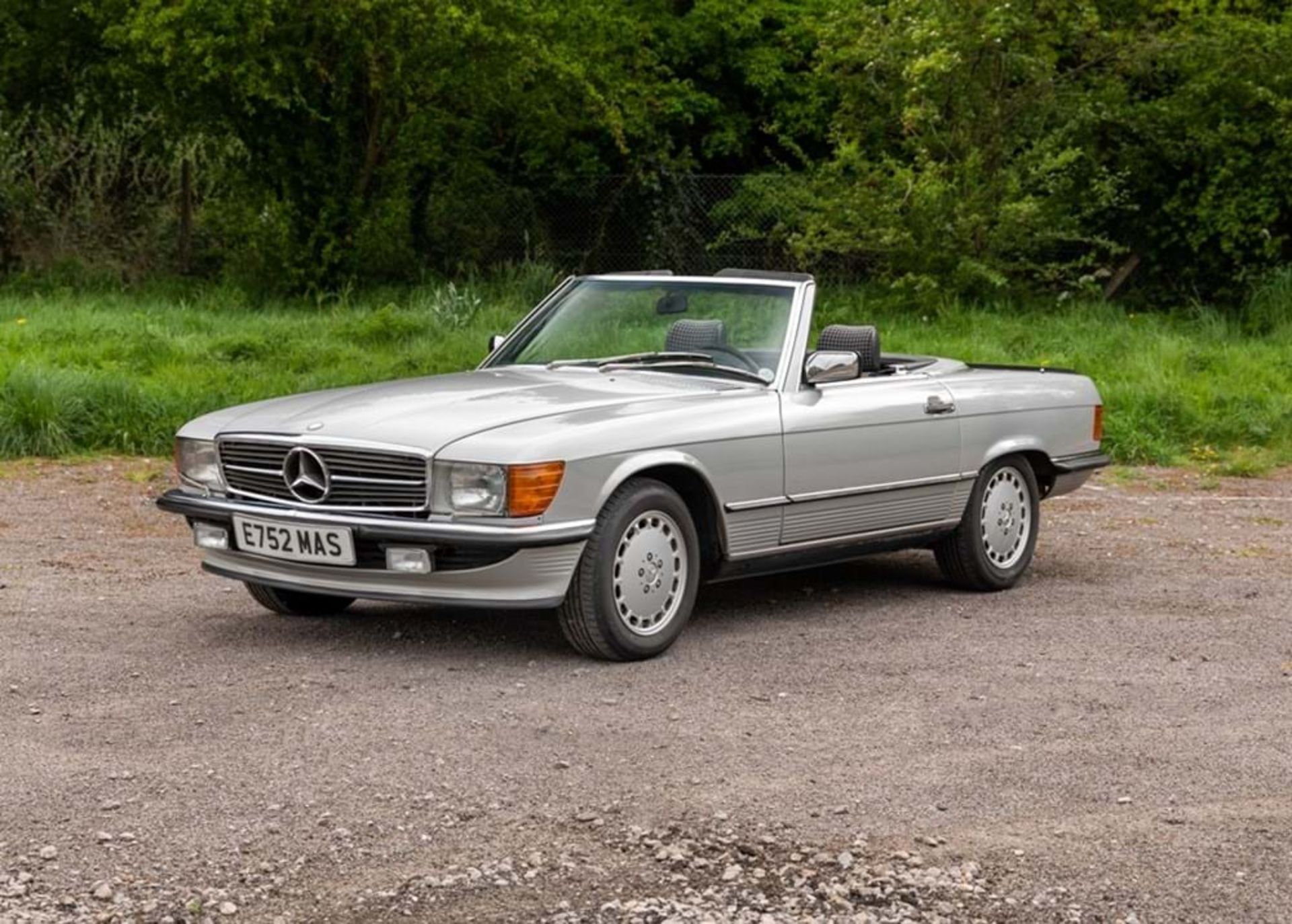 1988 Mercedes-Benz 500 SL - Image 2 of 9