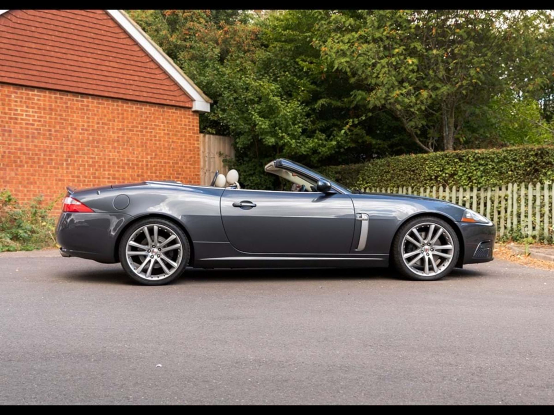 2006 Jaguar XKR 4.2 Convertible - Image 2 of 16