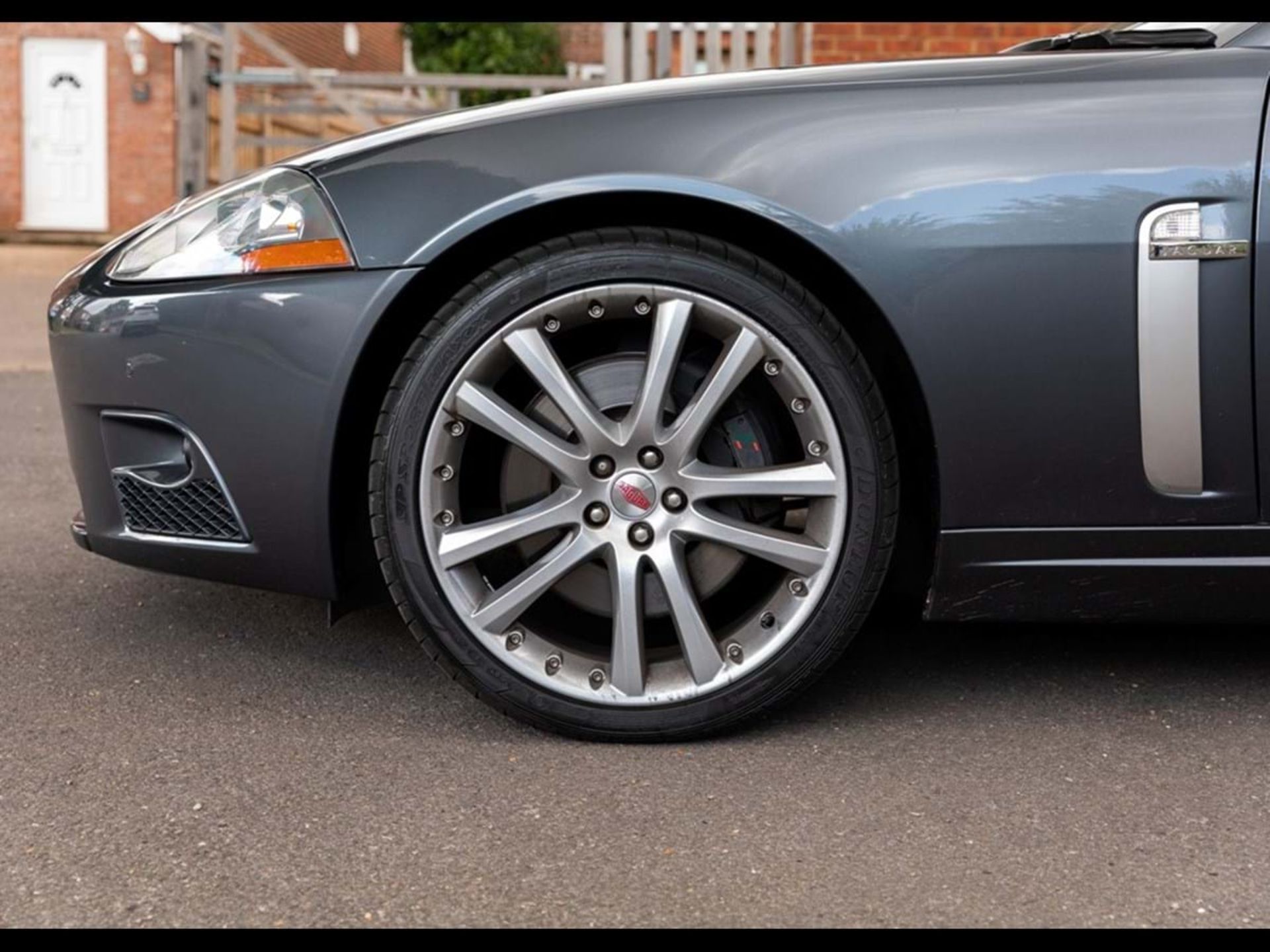 2006 Jaguar XKR 4.2 Convertible - Image 10 of 16