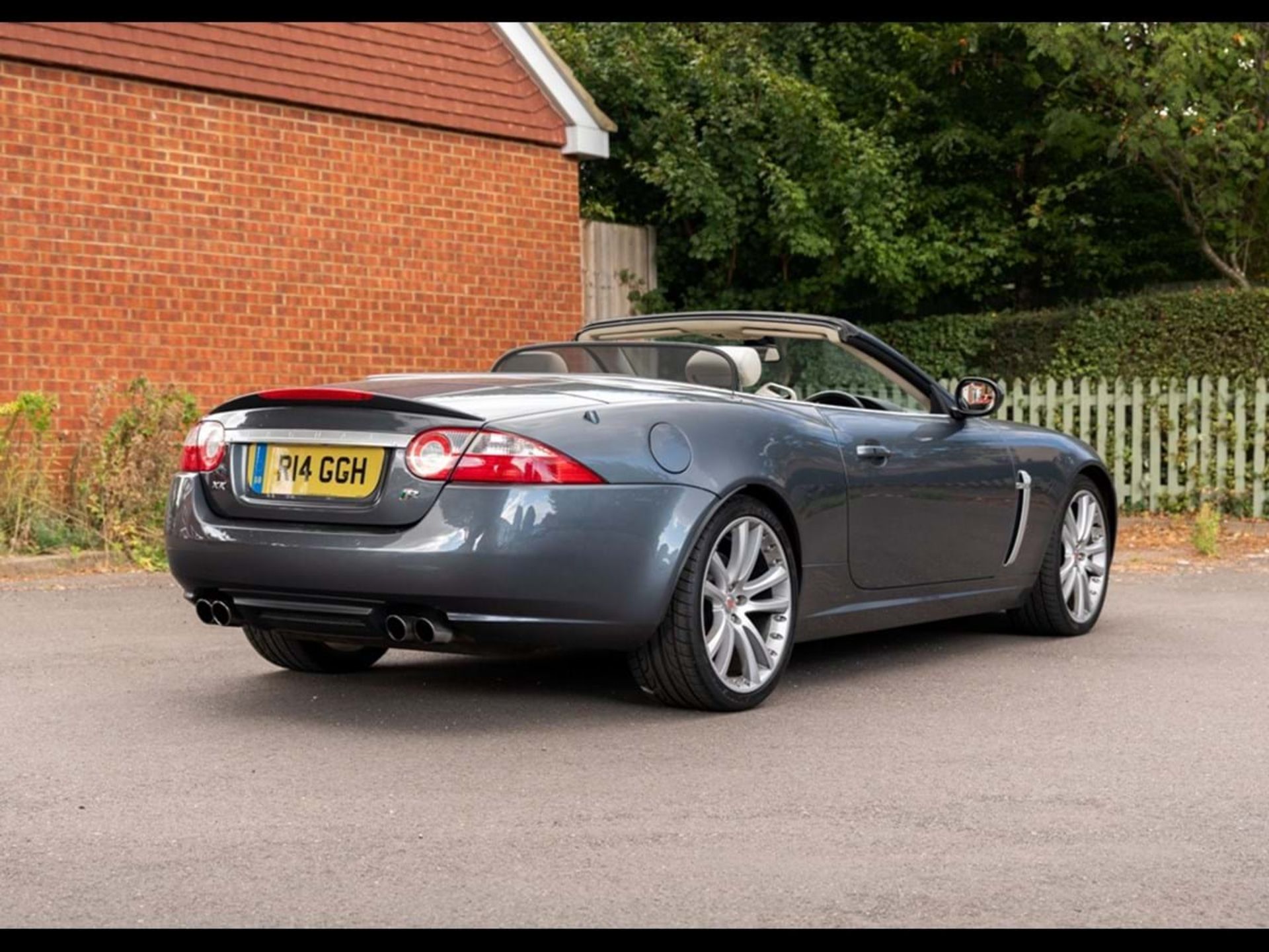 2006 Jaguar XKR 4.2 Convertible - Image 8 of 16