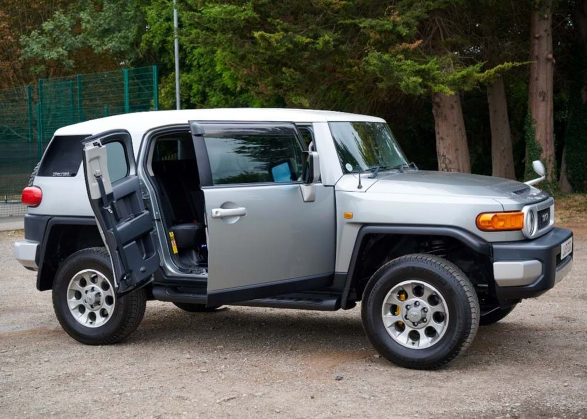 2011 Toyota FJ Cruiser - Image 4 of 7