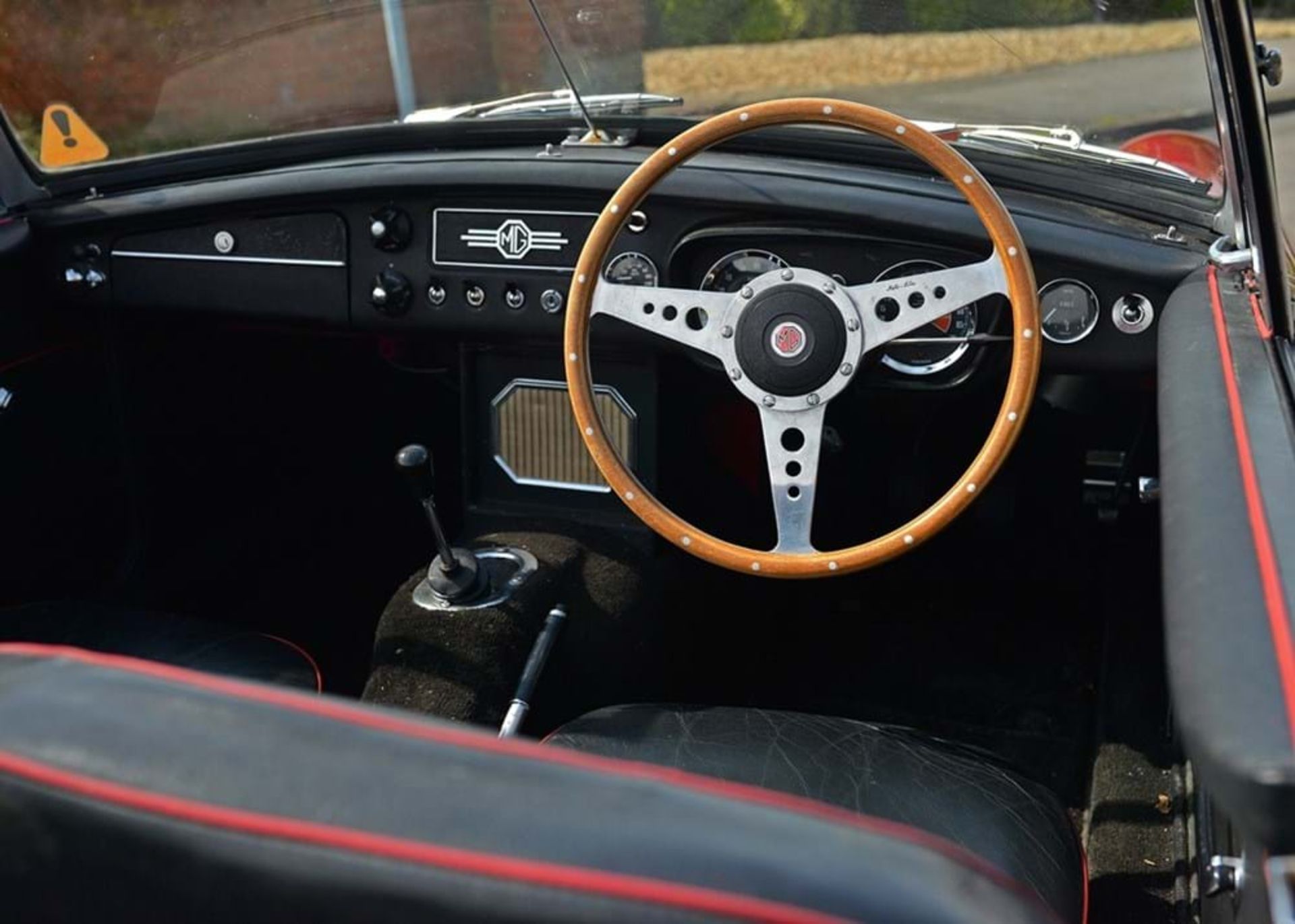 1965 MG B Roadster - Image 8 of 14