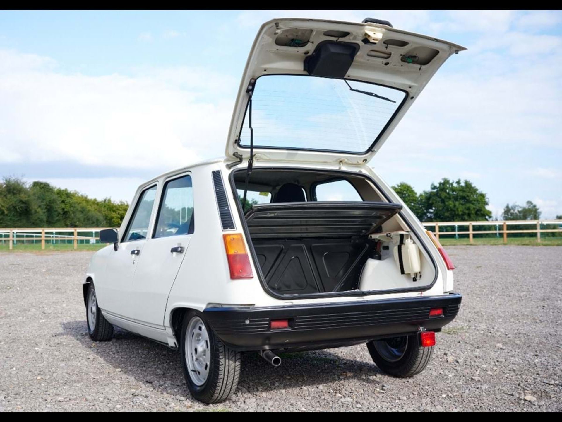 1984 Renault 5 - Image 9 of 17