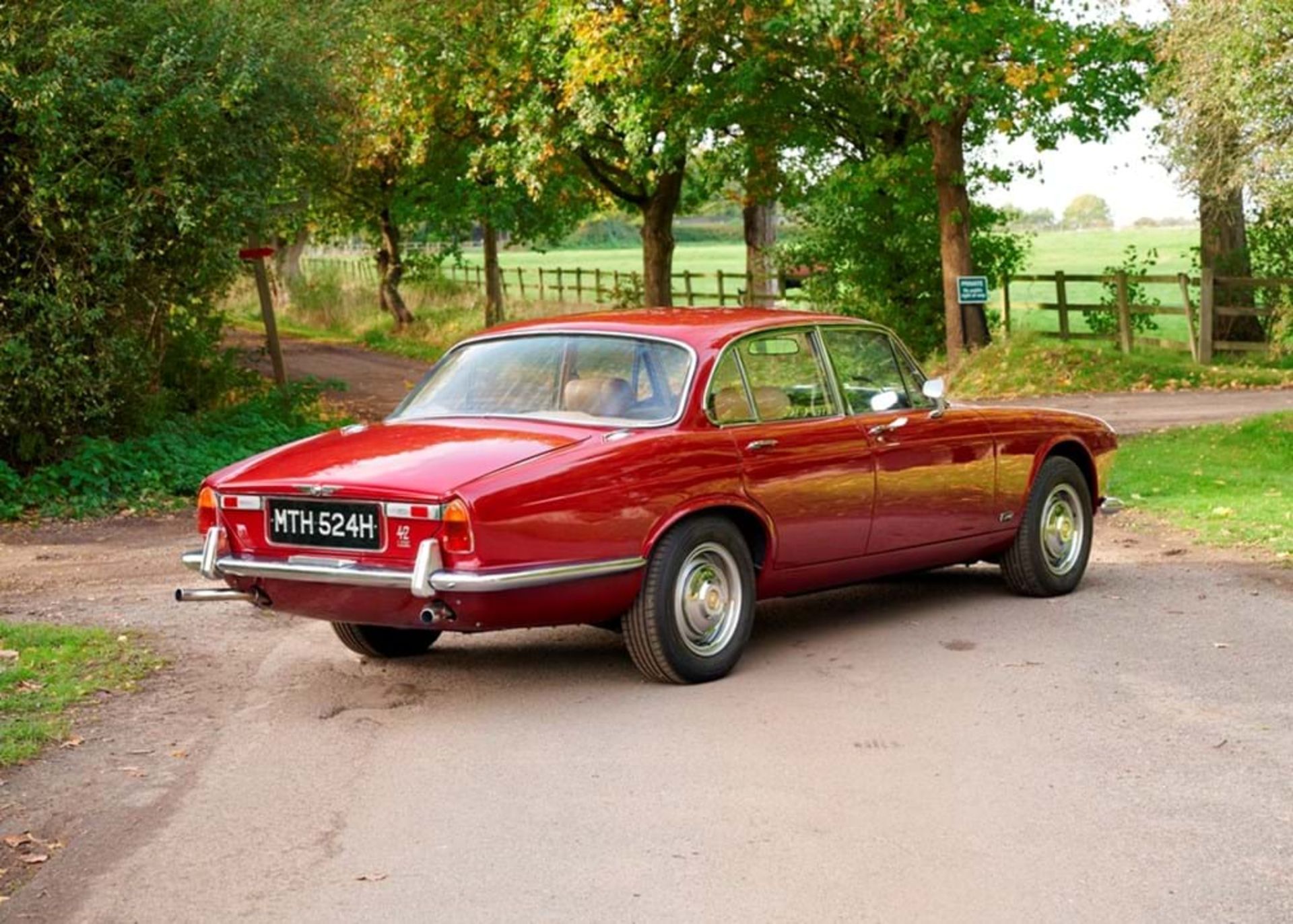 1970 Jaguar XJ6 Series I - Image 3 of 10