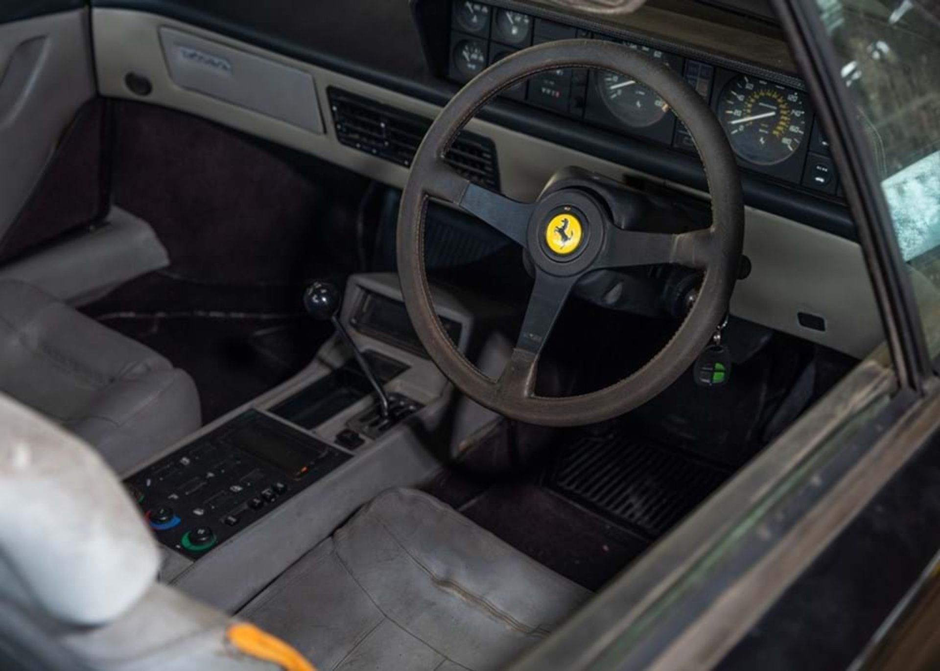 1988 Ferrari Mondial Cabriolet (3.2 litre) - Image 4 of 10