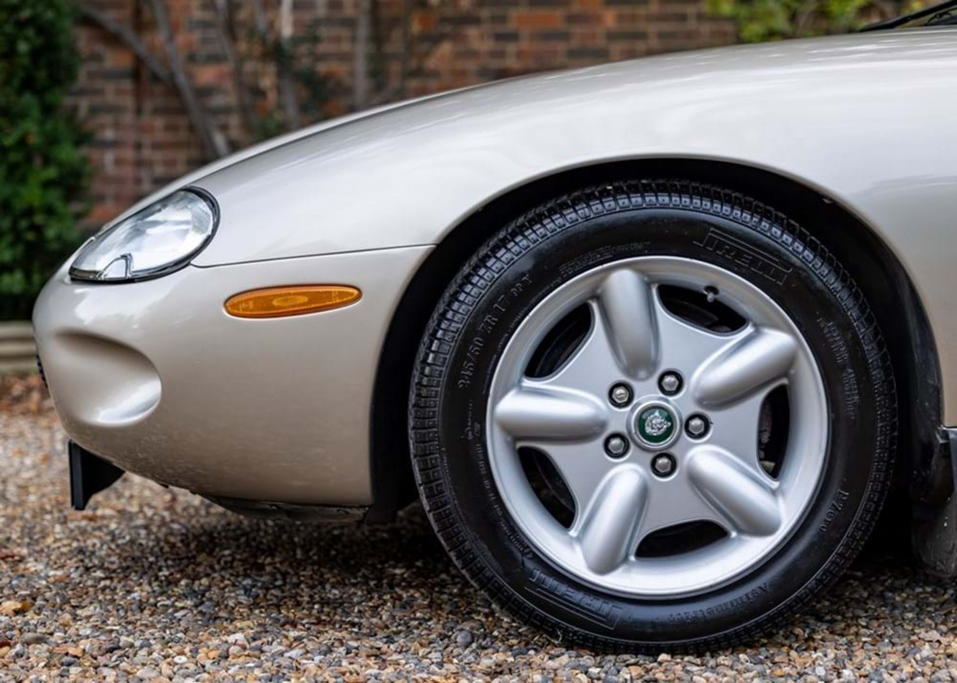 1998 Jaguar XK8 - Image 9 of 10